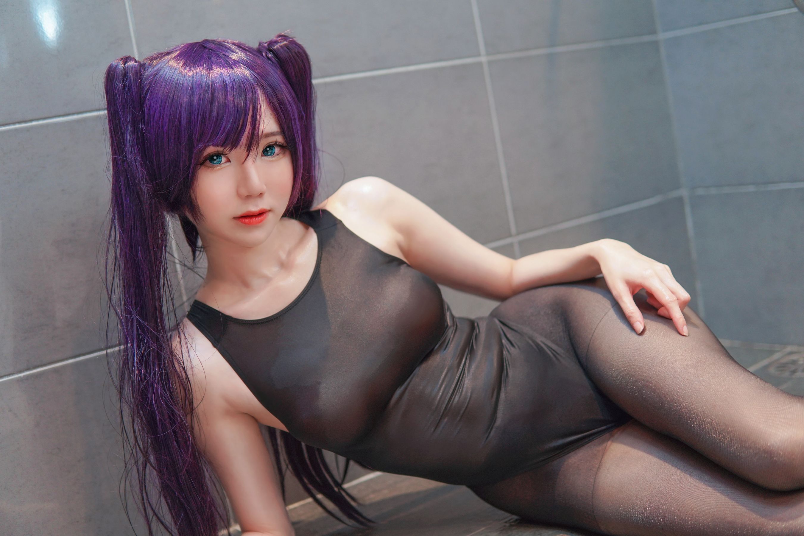 [福利COS] Sally Dorasnow - Mona Swimsuit/(61P)