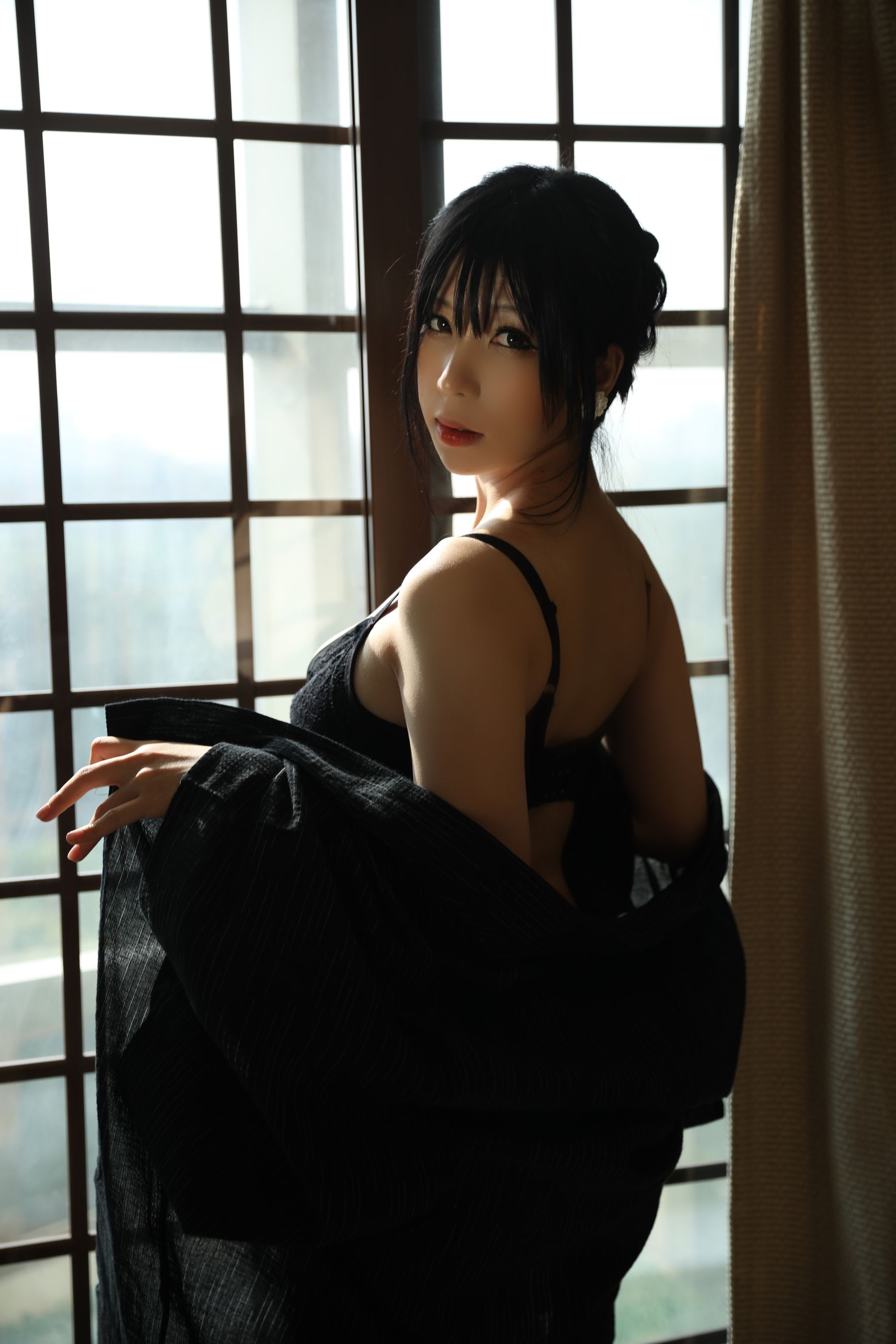 [福利COS] 二次元巨乳美女鹿野希 - 未亡人/(141P)