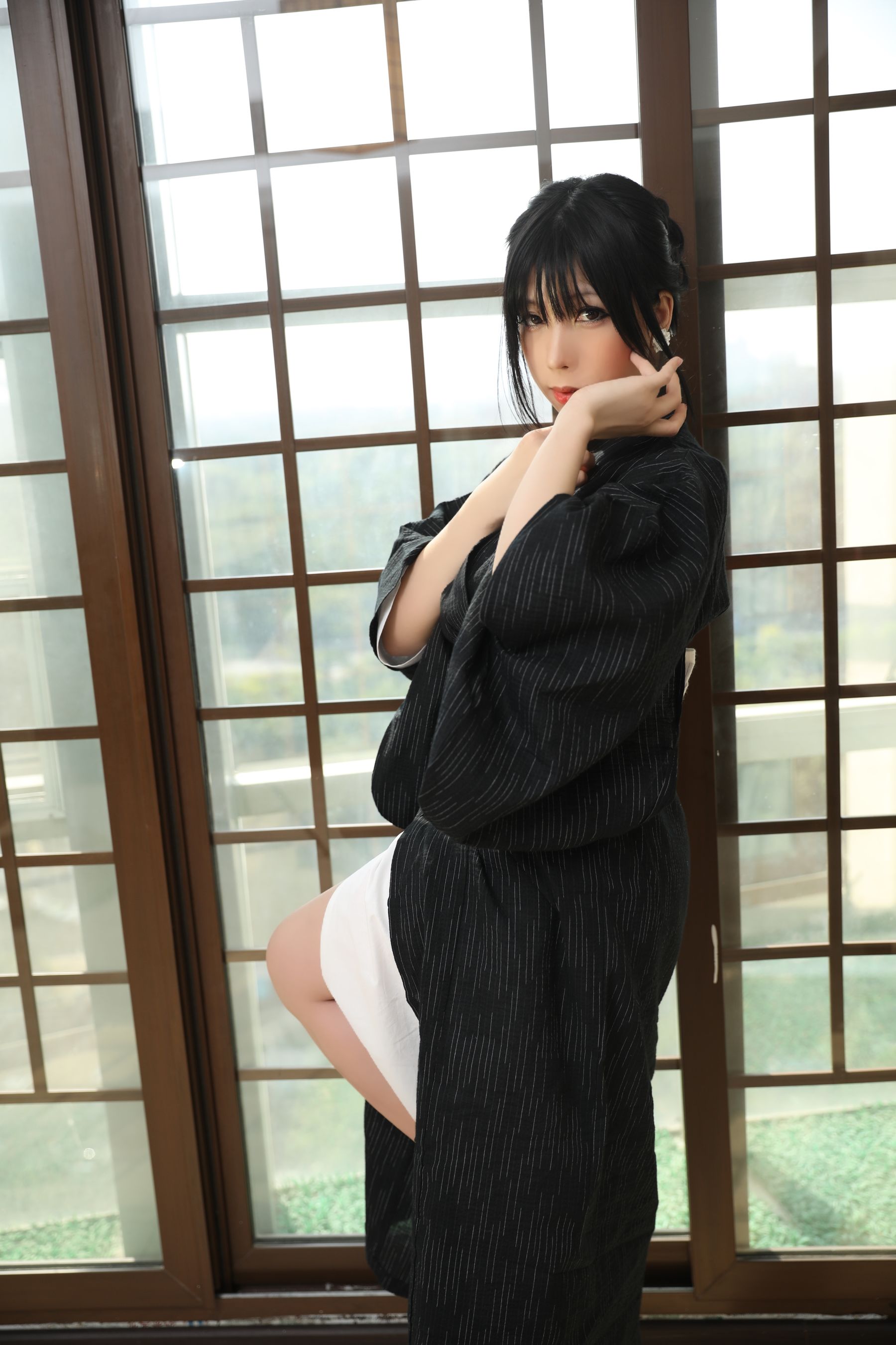 [福利COS] 二次元巨乳美女鹿野希 - 未亡人/(141P)