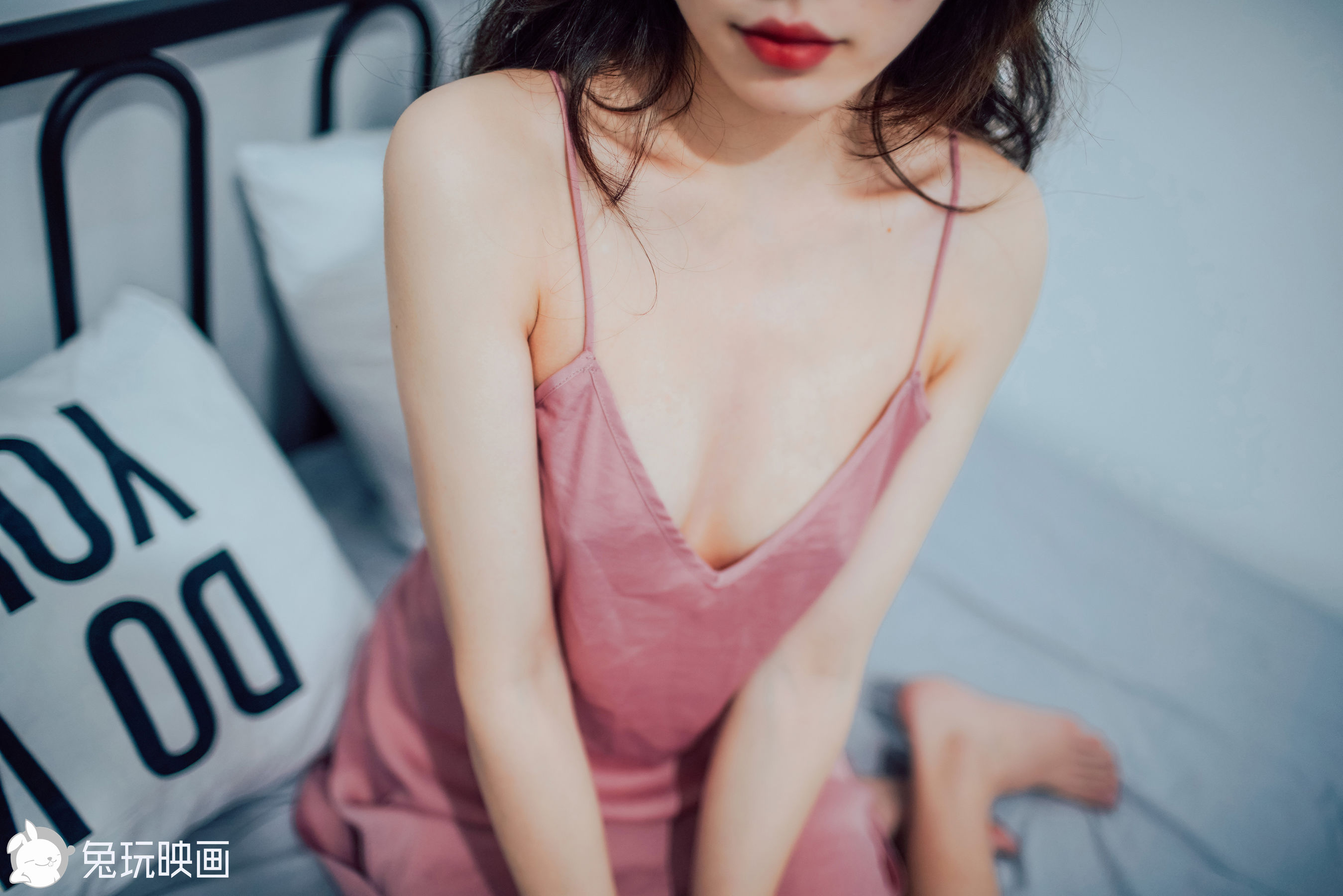 [兔玩映画] - 粉色吊带睡衣/(34P)