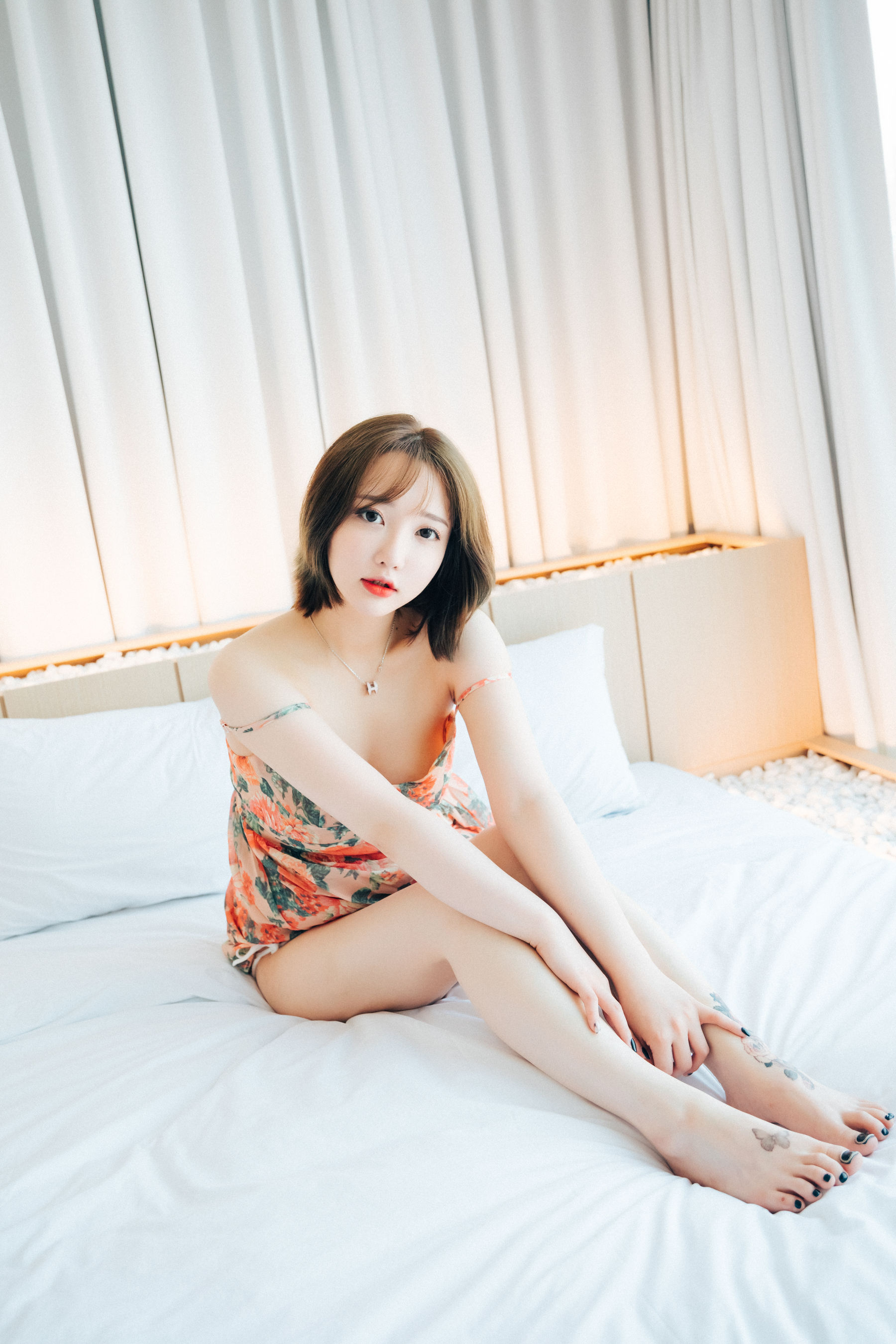 [LOOZY]  Yeeun - Lover In Hotel/(132P)