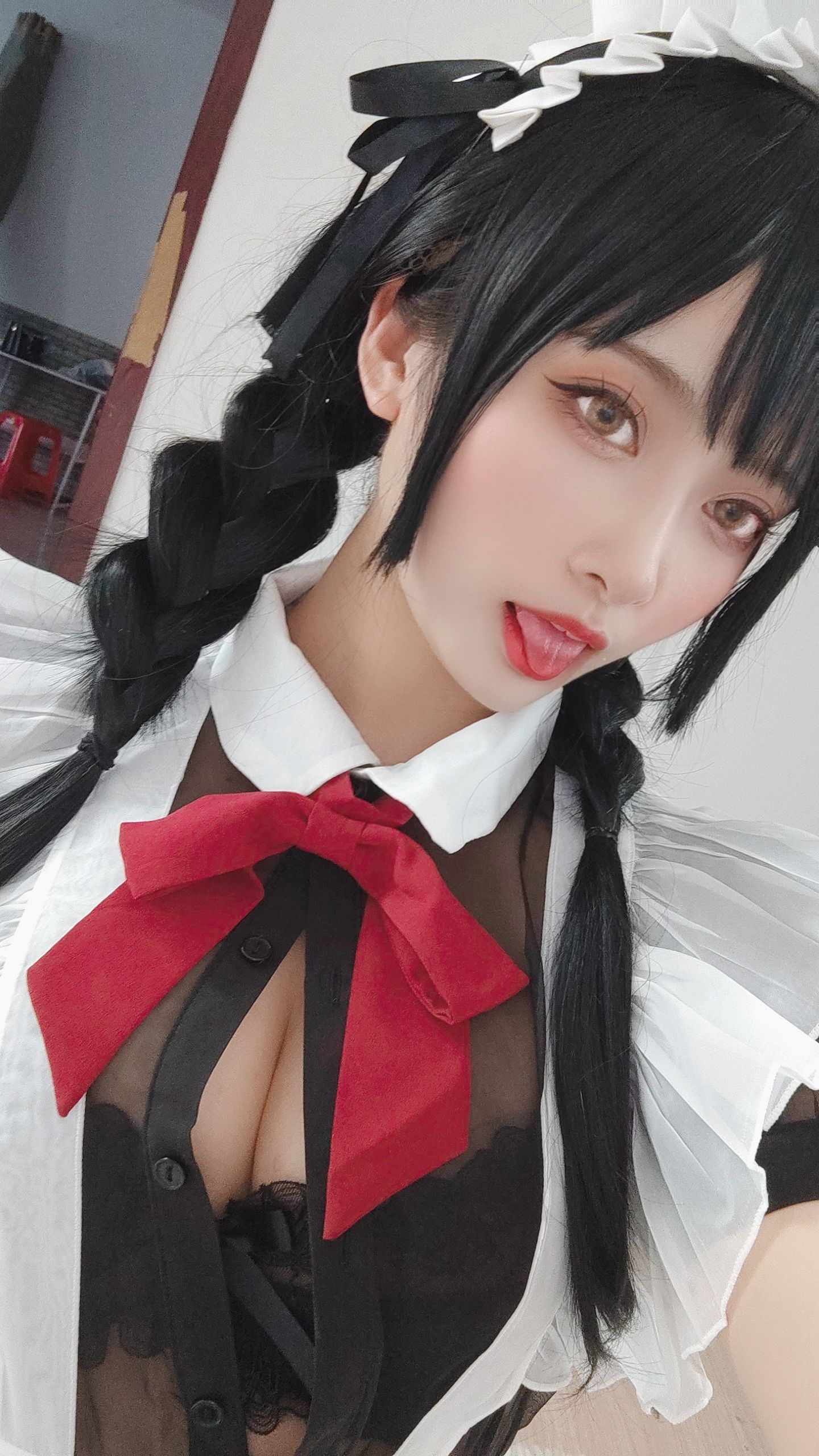 [福利COS] 动漫博主洛璃LoLiSAMA - 黑丝女仆/(93P)