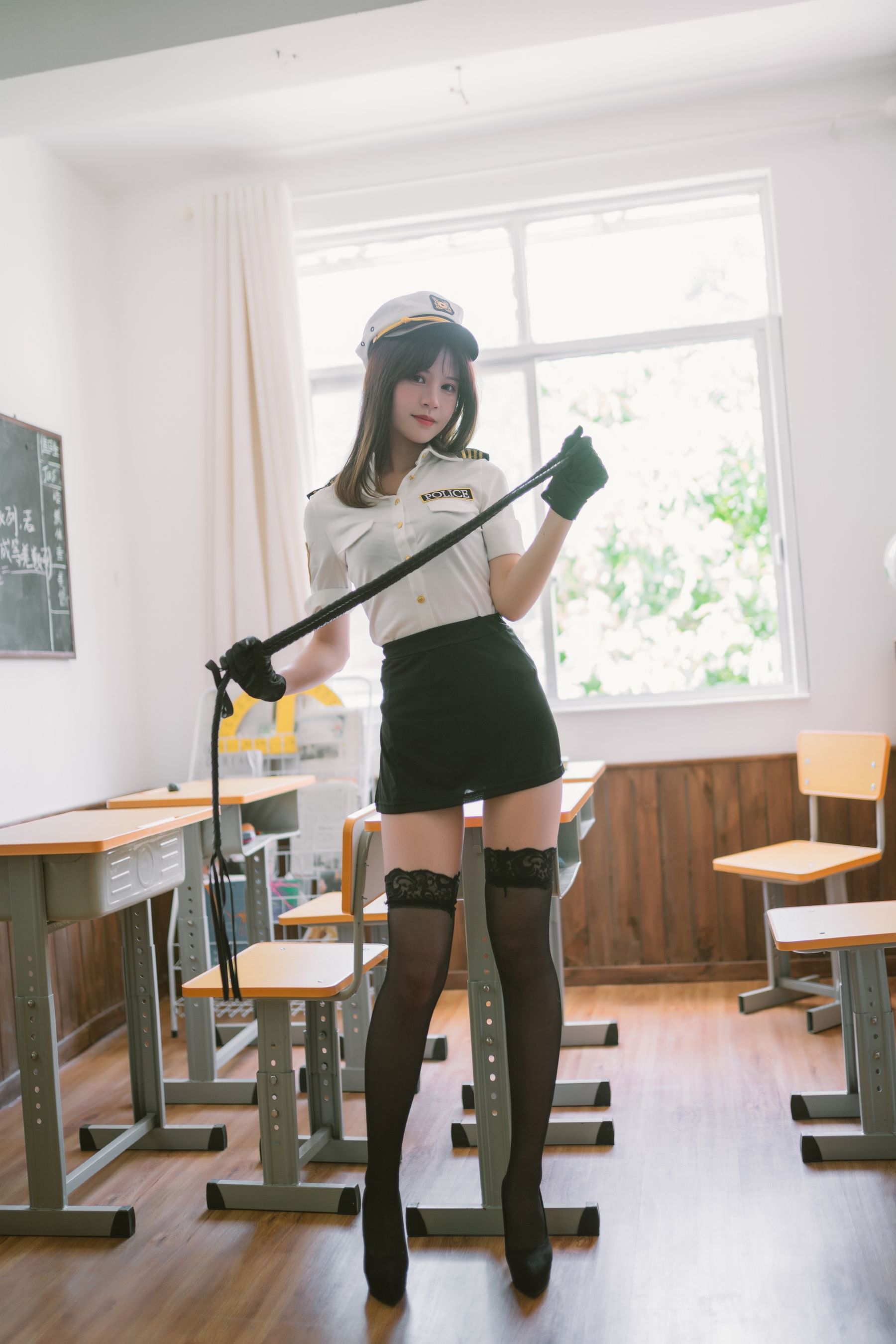 [福利COS] 星黛鹿鹿(千反田鹿鹿) - 日常女警/(33P)