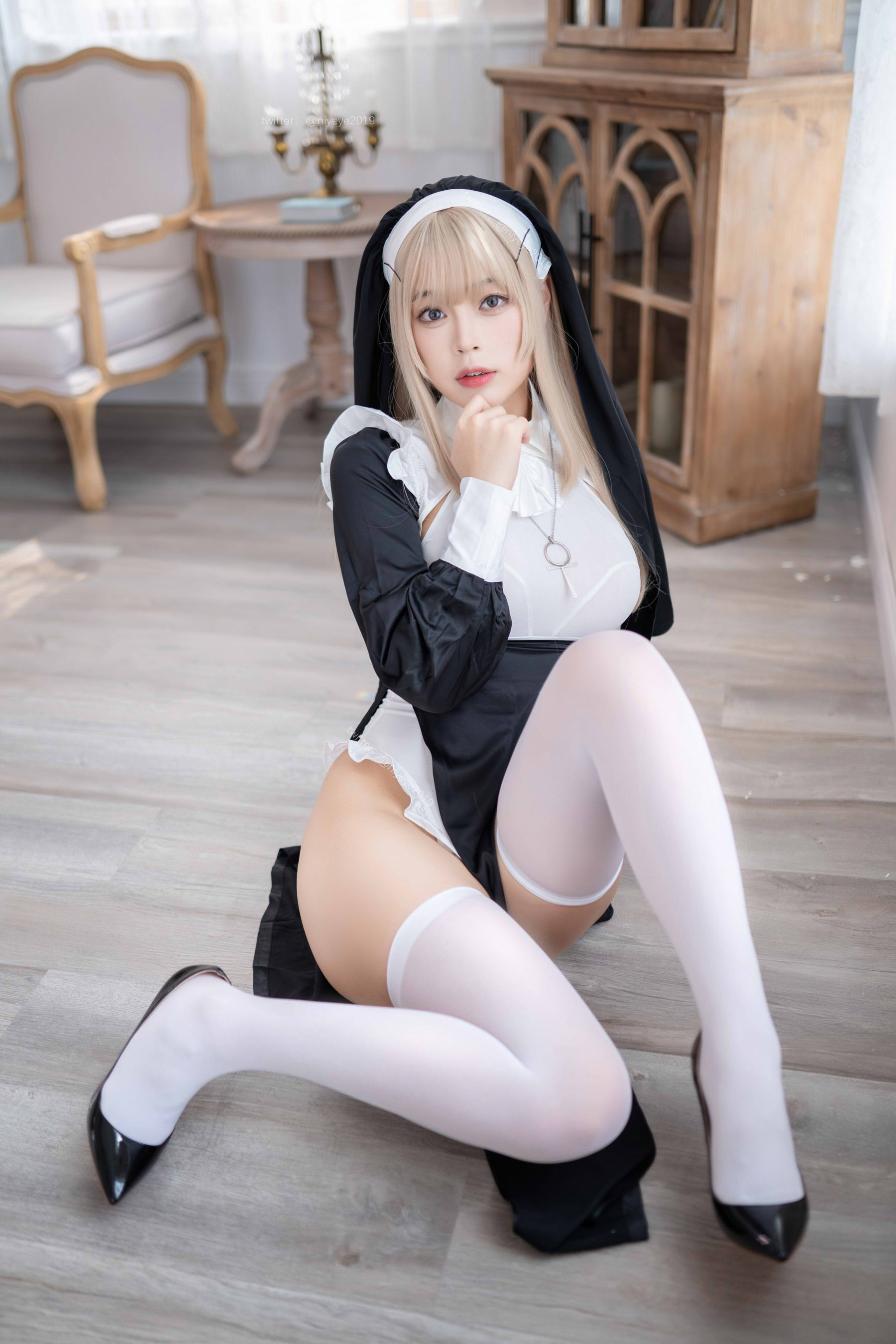 [福利COS] 萌系小姐姐-白烨- - 禁x欲修女/(77P)