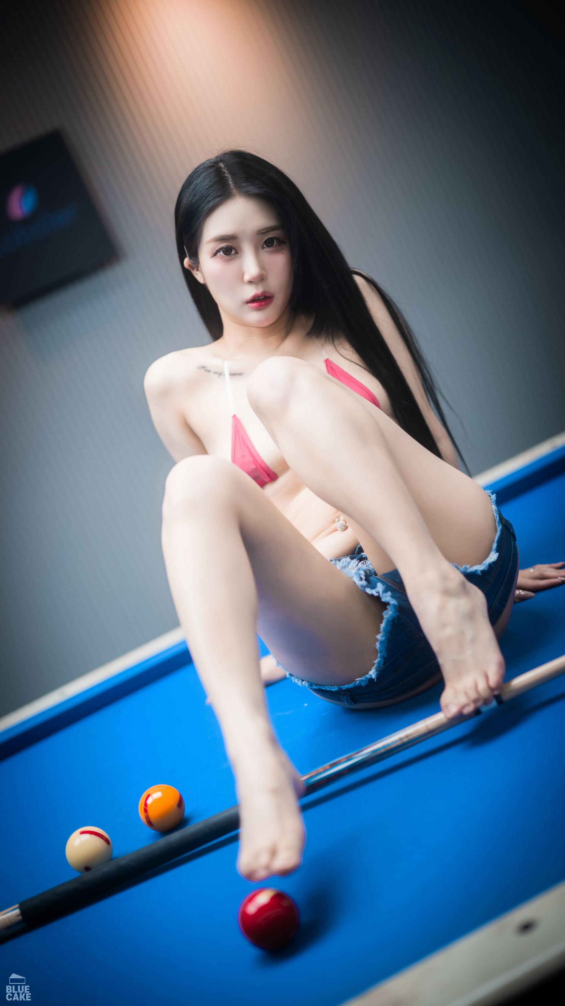 [BLUECAKE]  Bomi - Secret Billiard Room Red/(143P)