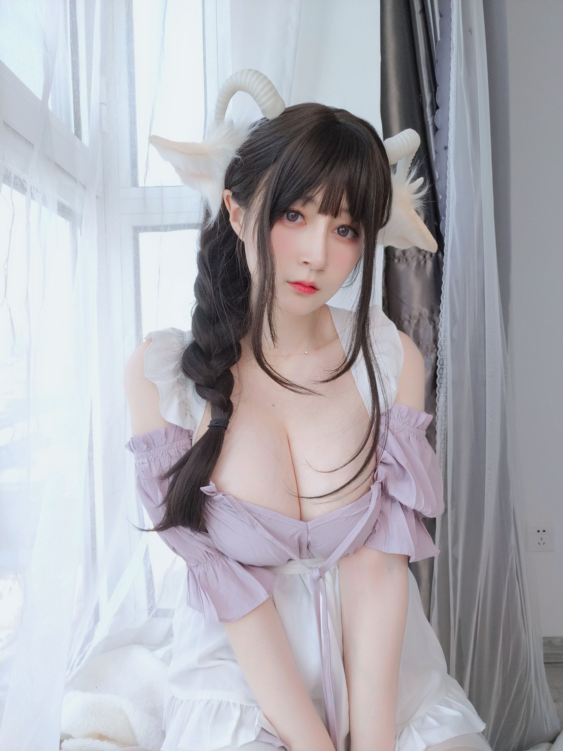 [网红COSER] Coser小姐姐白银 - 白丝兔耳女仆/(156P)