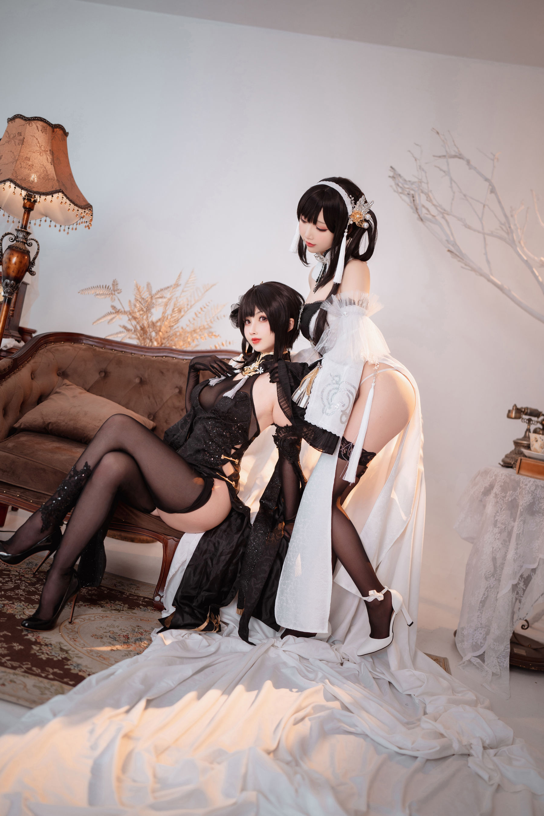 [网红COSER] COS福利rioko凉凉子&面饼仙儿 - 黑白镇海/(35P)