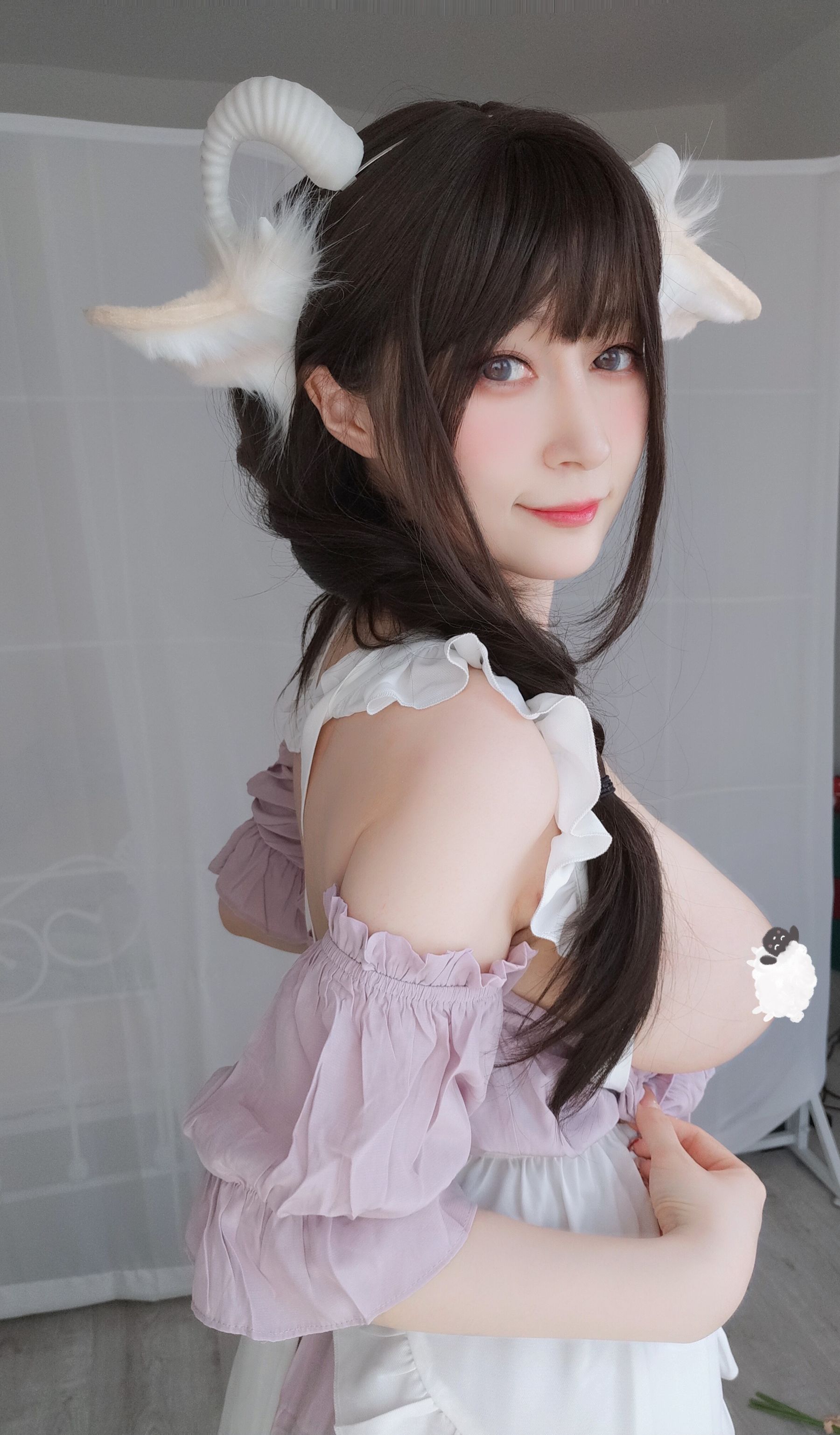 [网红COSER] Coser小姐姐白银 - 白丝兔耳女仆/(156P)