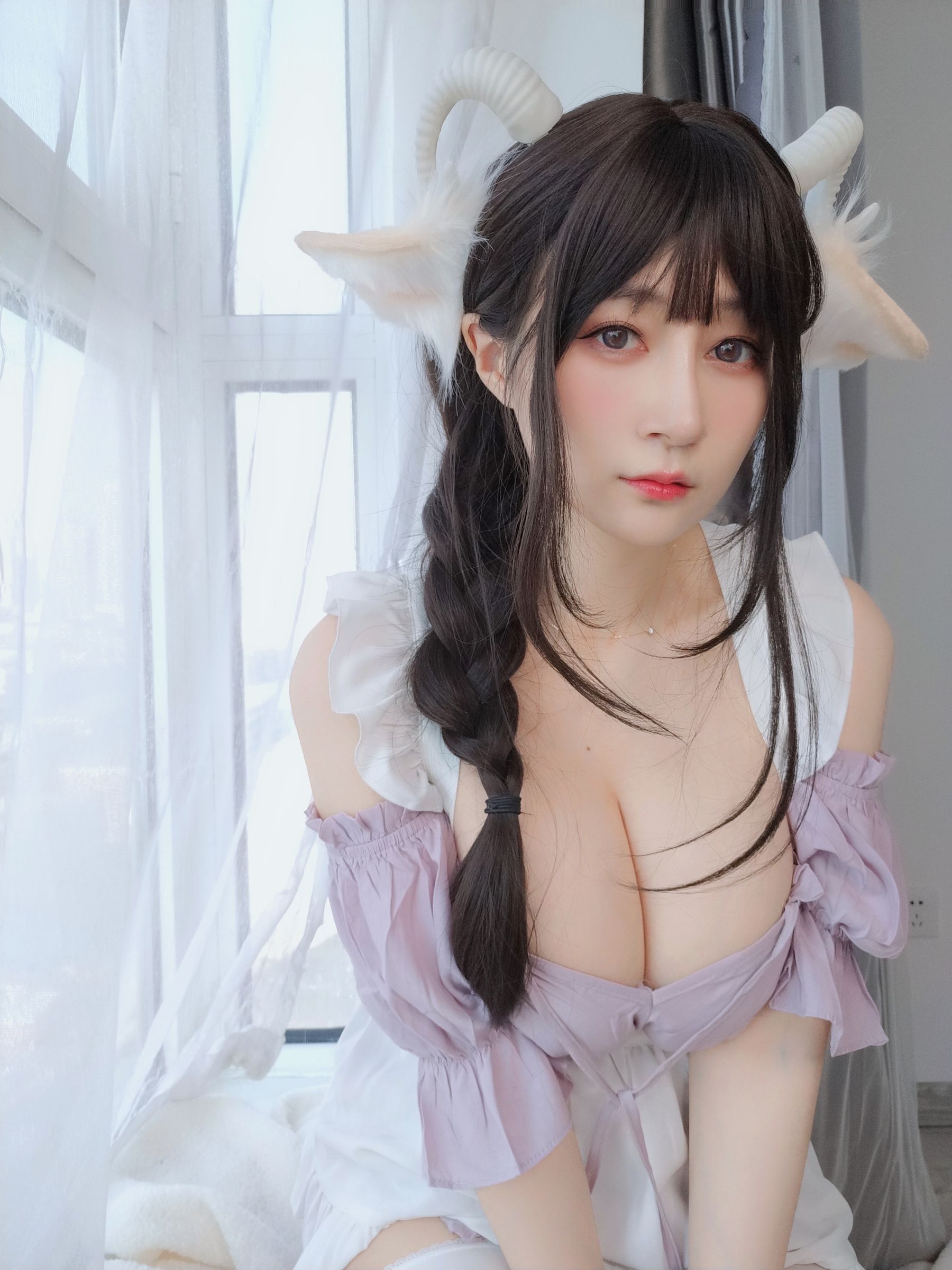 [网红COSER] Coser小姐姐白银 - 白丝兔耳女仆/(156P)