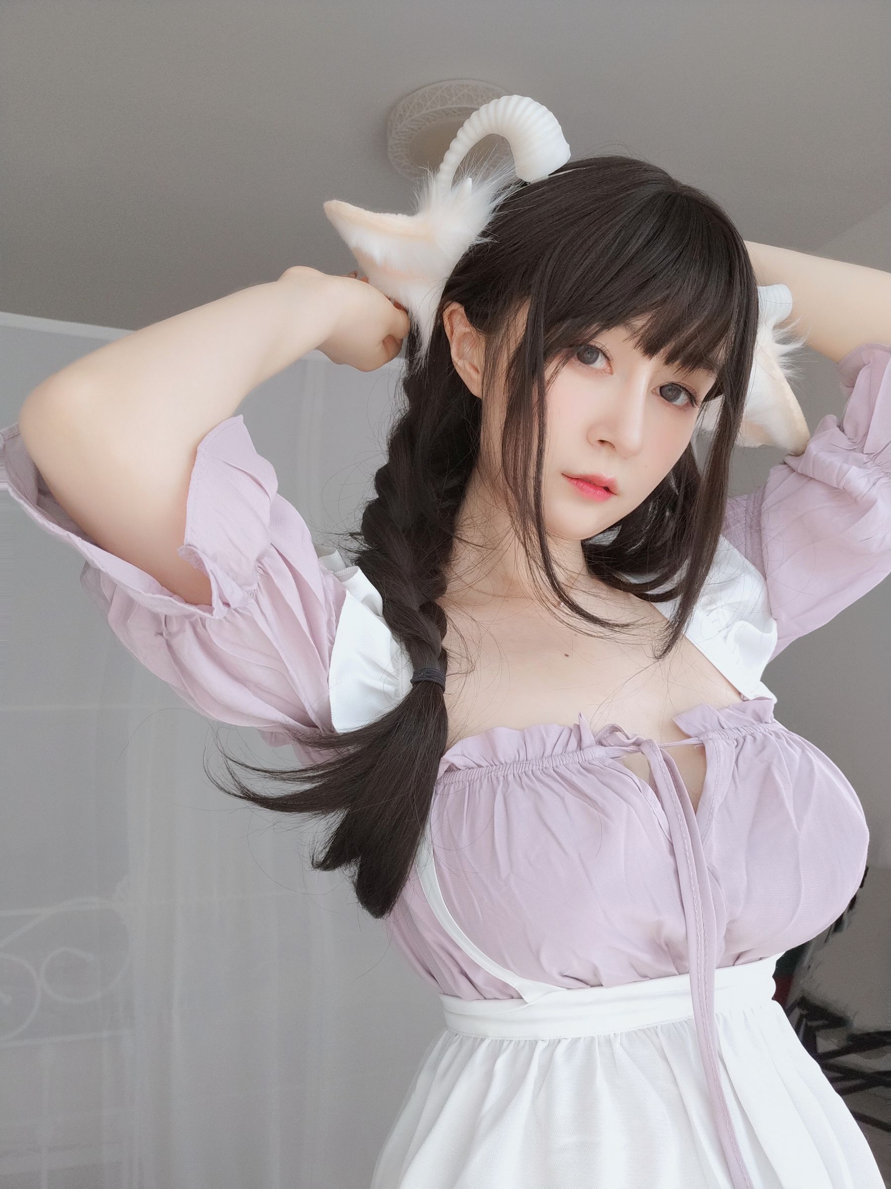 [网红COSER] Coser小姐姐白银 - 白丝兔耳女仆/(156P)