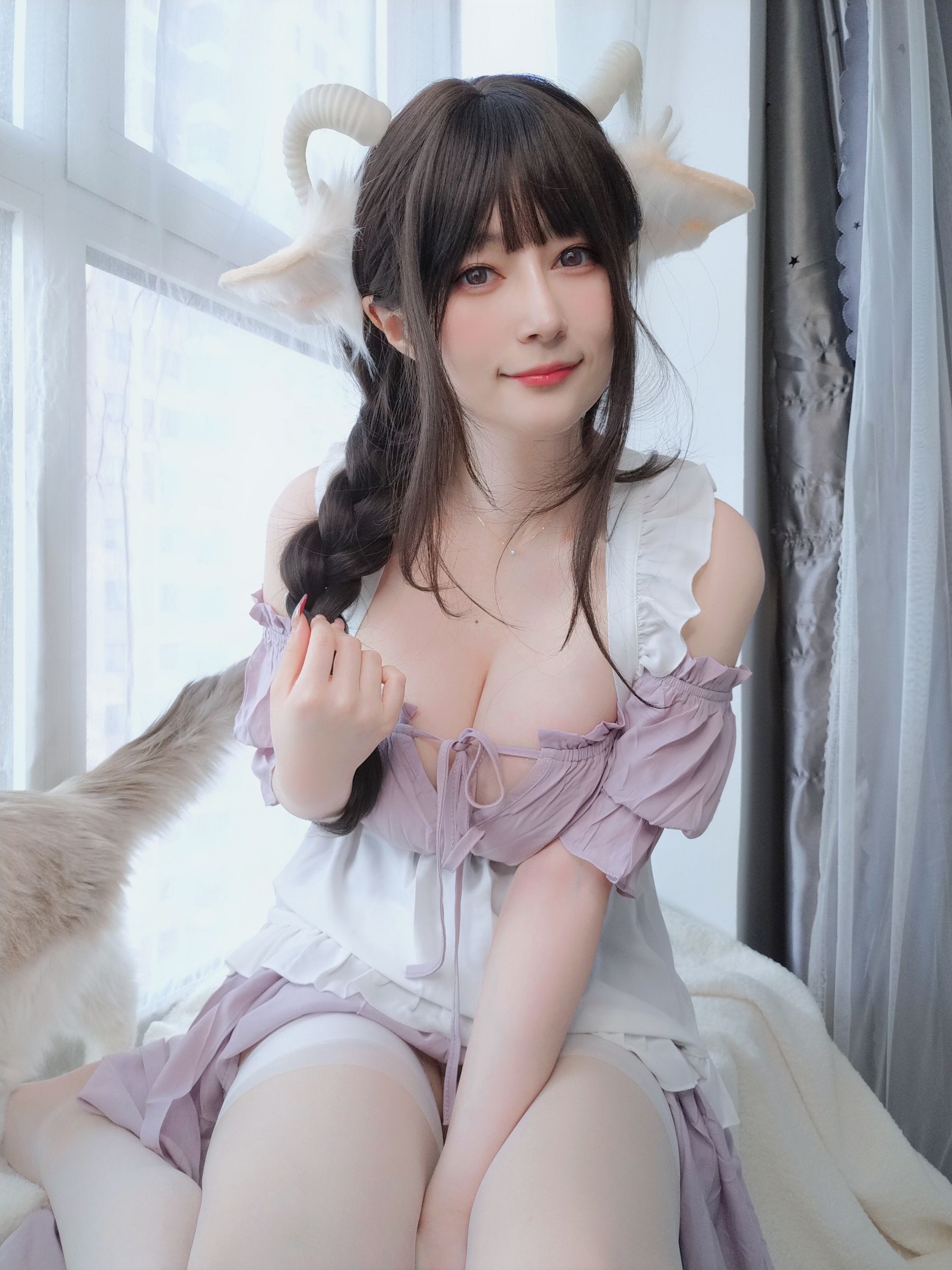 [网红COSER] Coser小姐姐白银 - 白丝兔耳女仆/(156P)