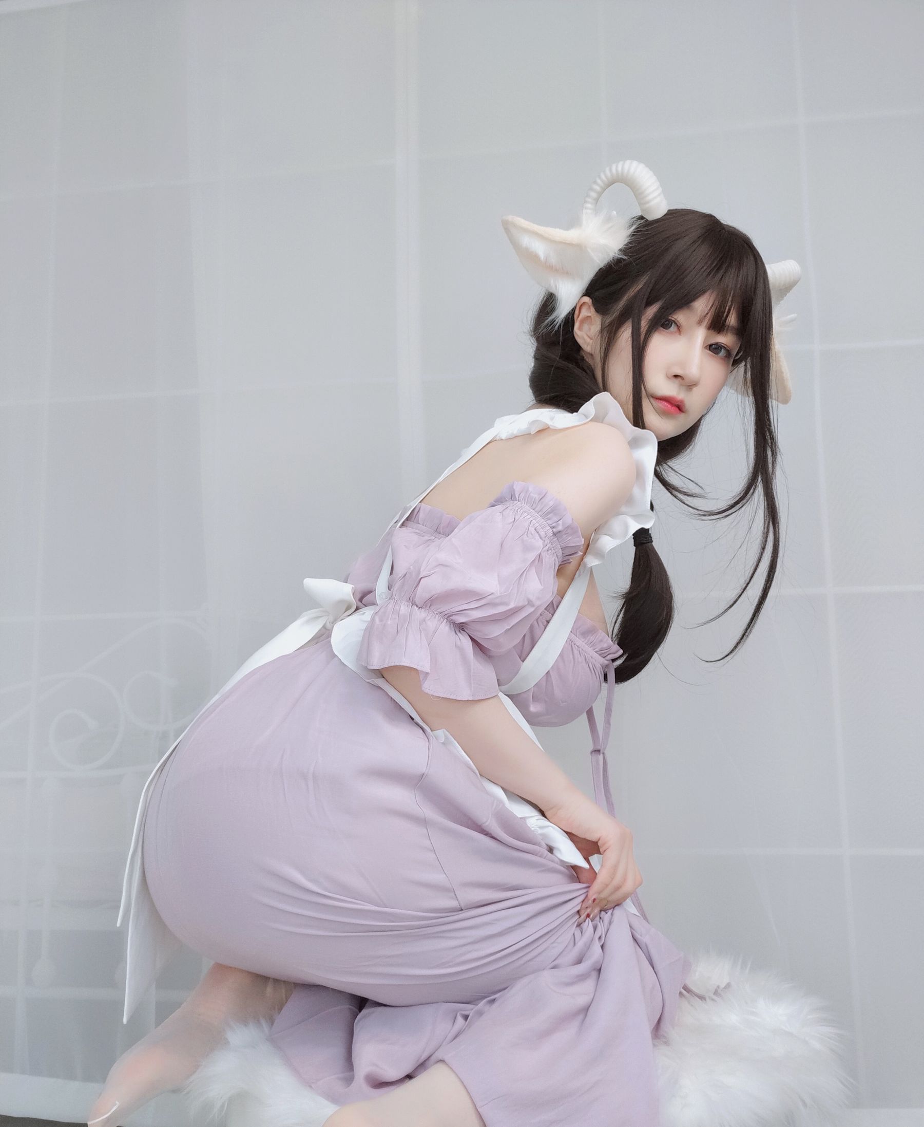 [网红COSER] Coser小姐姐白银 - 白丝兔耳女仆/(156P)