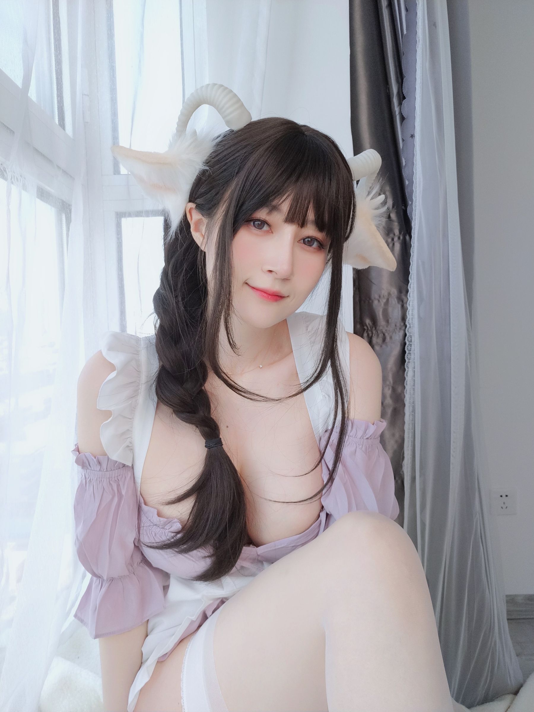 [网红COSER] Coser小姐姐白银 - 白丝兔耳女仆/(156P)