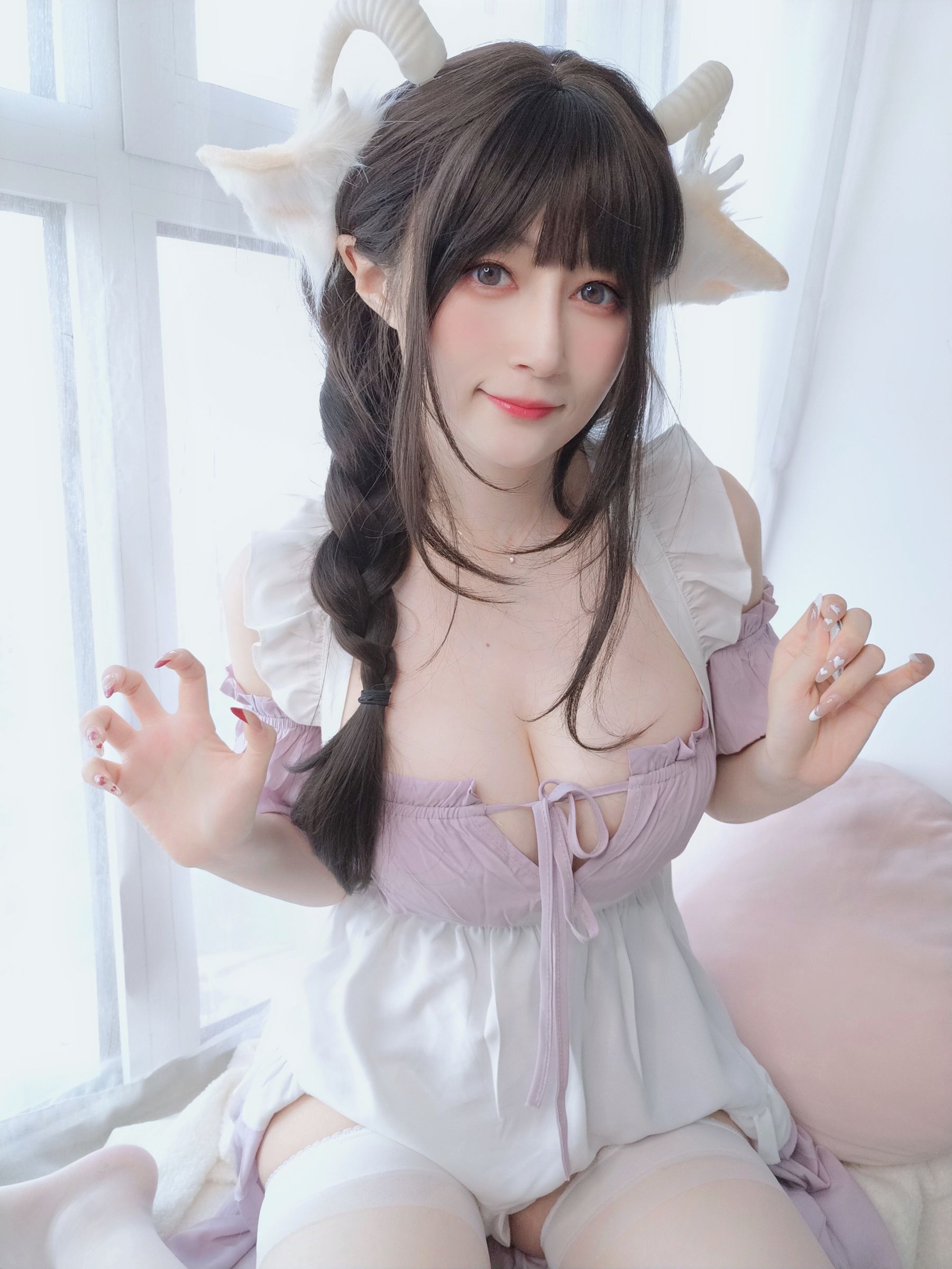 [网红COSER] Coser小姐姐白银 - 白丝兔耳女仆/(156P)