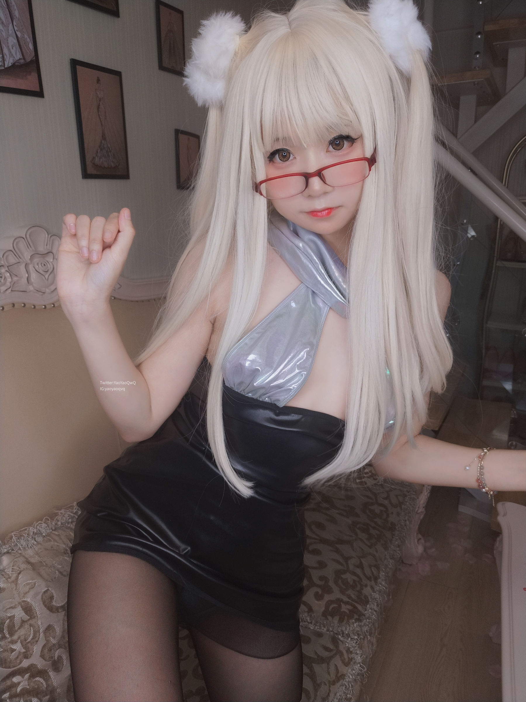 [网红COSER] 萌妹子Coser摇摇乐yoyo - 黑色长筒袜/(115P)