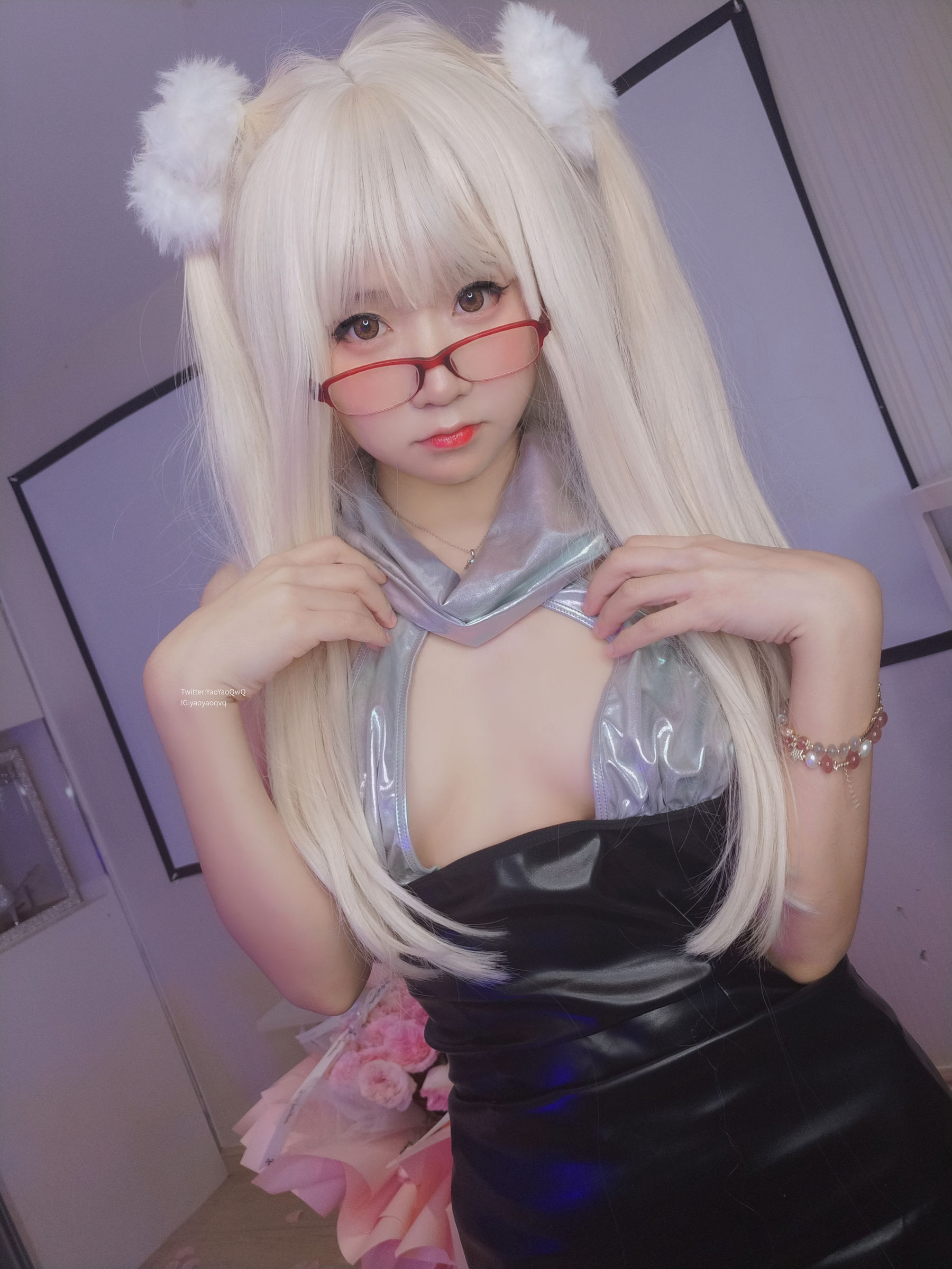 [网红COSER] 萌妹子Coser摇摇乐yoyo - 黑色长筒袜/(115P)