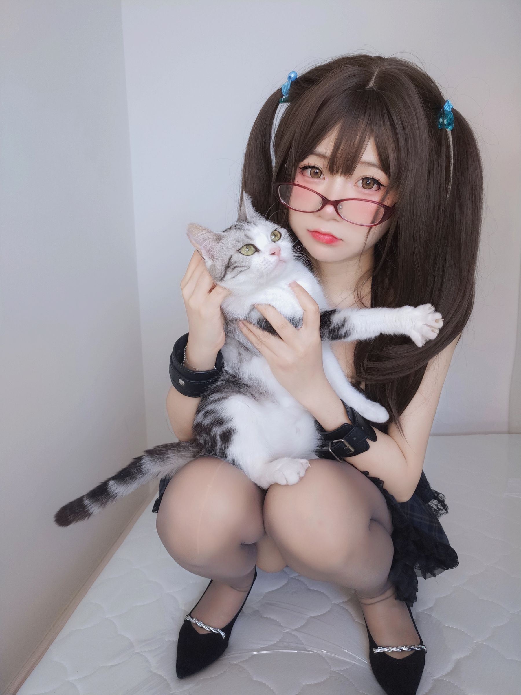 [网红COSER] 萌妹子Coser摇摇乐yoyo - 黑裙/(113P)