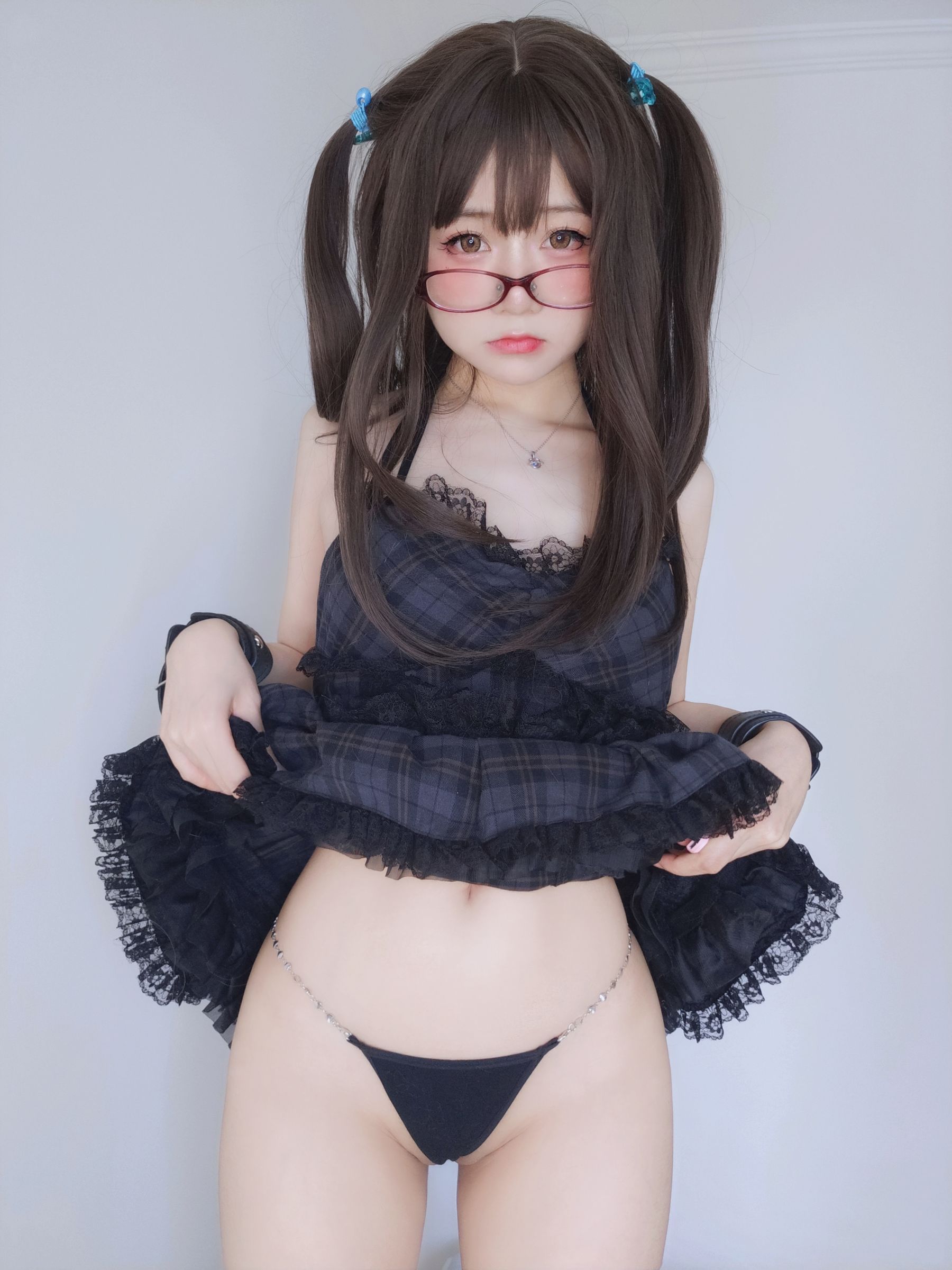 [网红COSER] 萌妹子Coser摇摇乐yoyo - 黑裙/(113P)