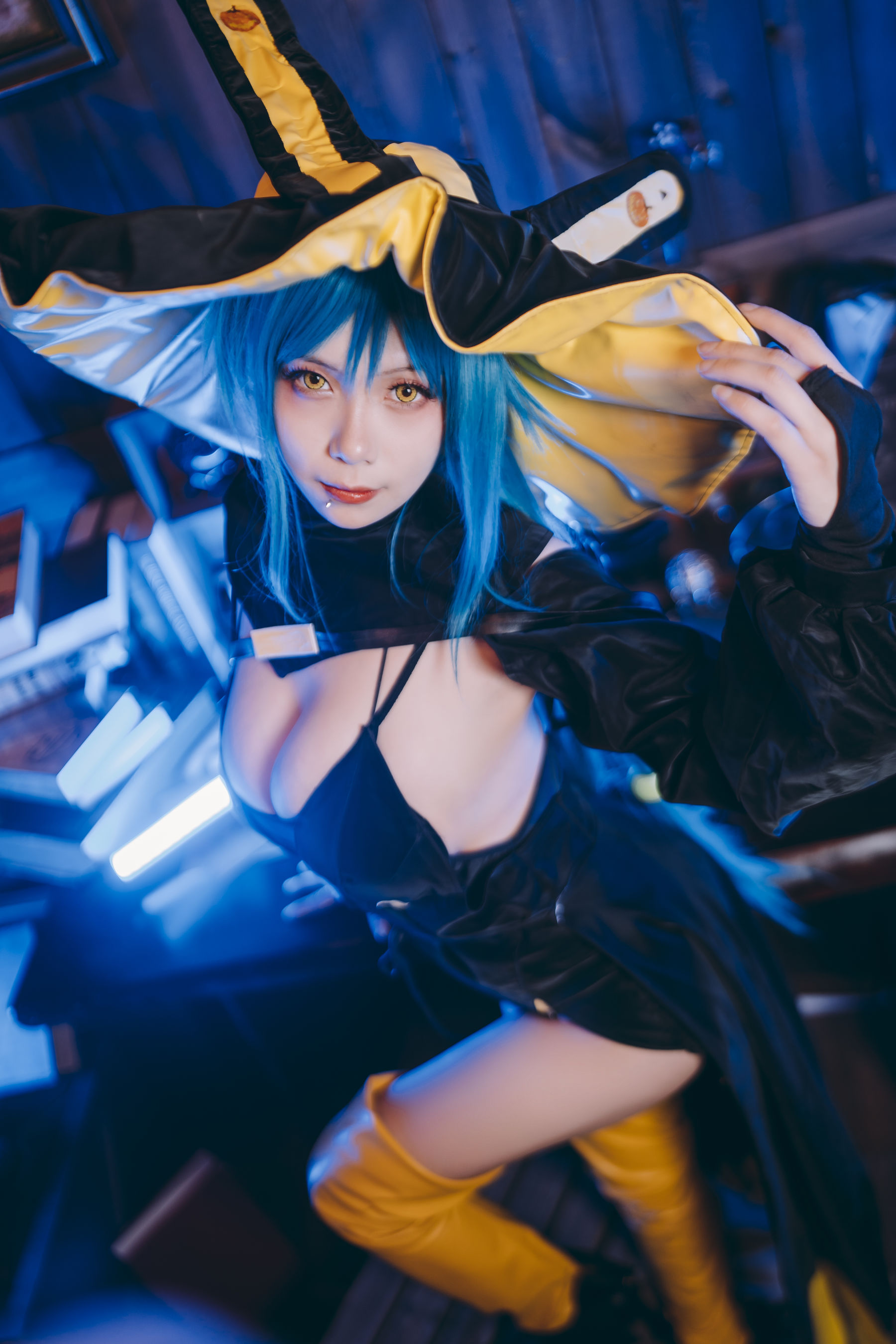 [网红COSER] 末夜787 - 黄棚树城/(25P)