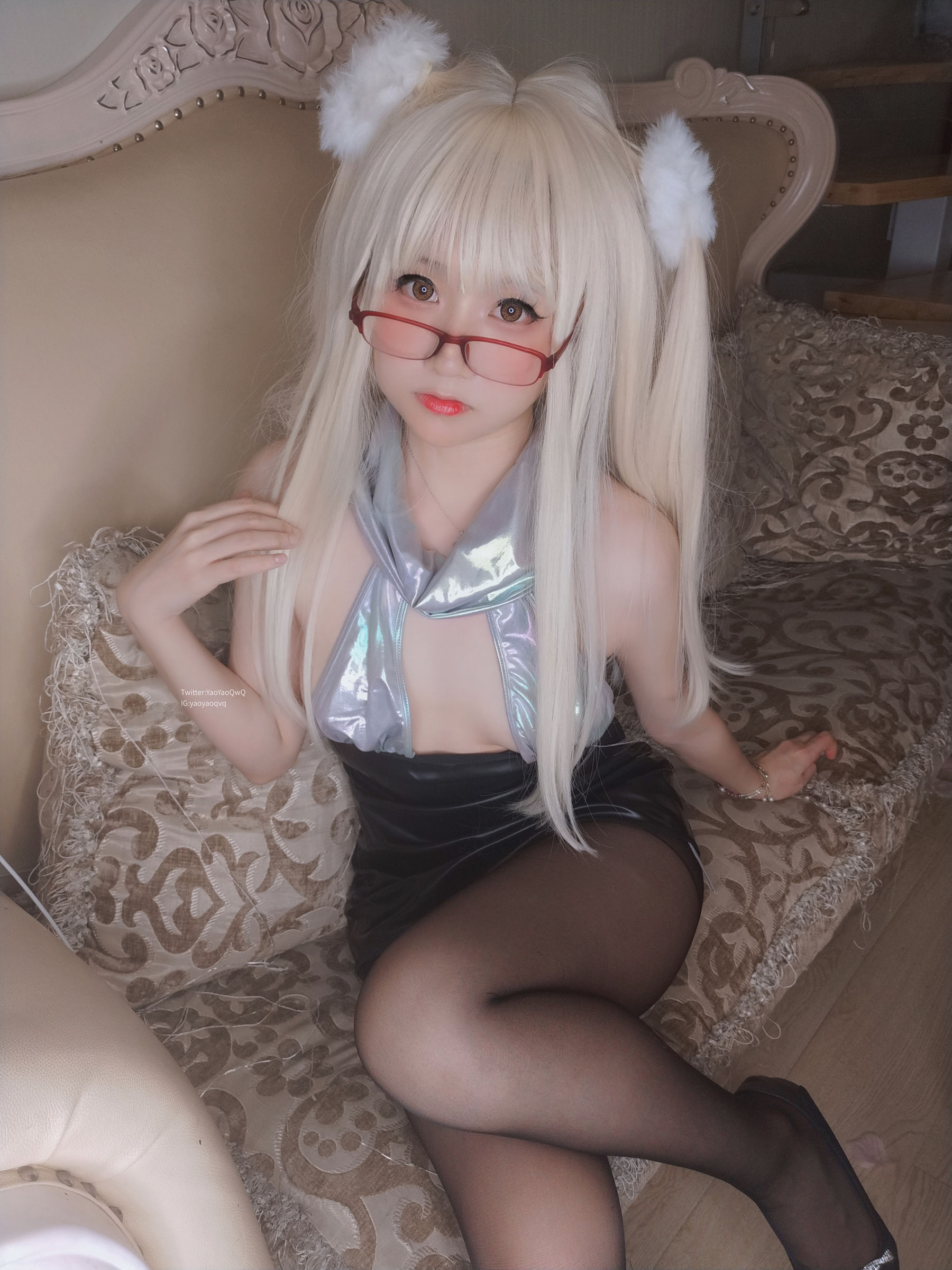 [网红COSER] 萌妹子Coser摇摇乐yoyo - 黑色长筒袜/(115P)