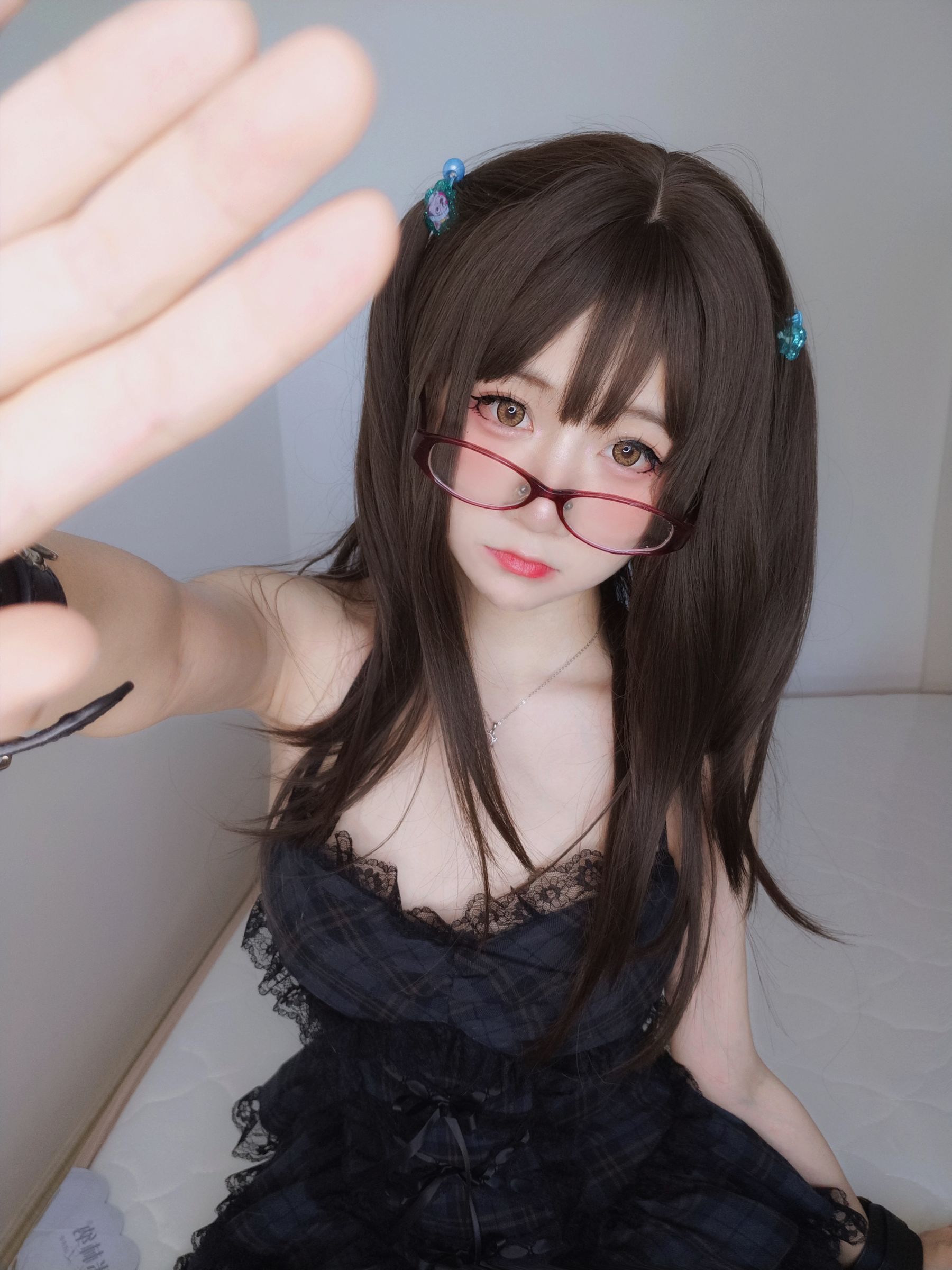 [网红COSER] 萌妹子Coser摇摇乐yoyo - 黑裙/(113P)