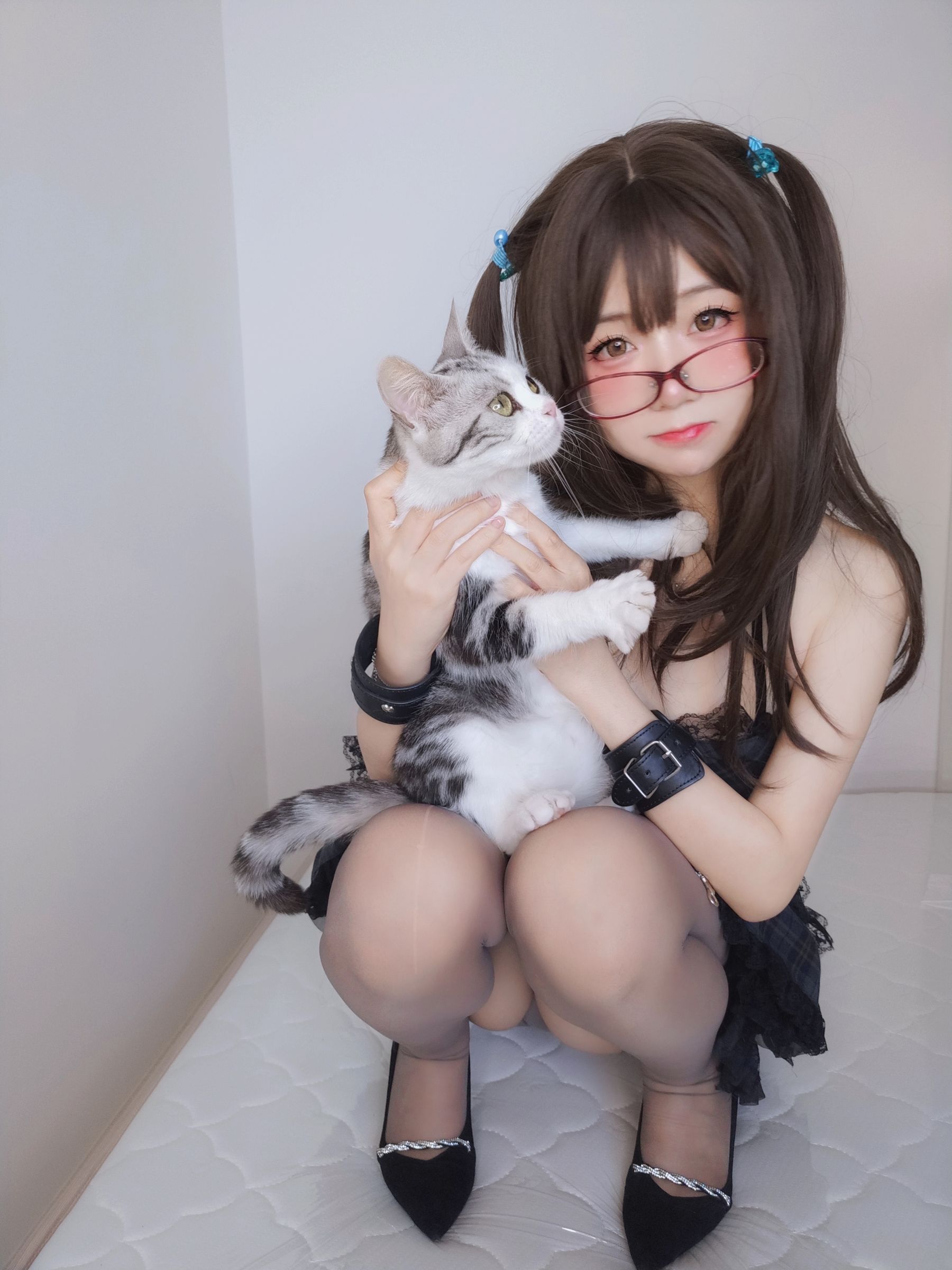 [网红COSER] 萌妹子Coser摇摇乐yoyo - 黑裙/(113P)