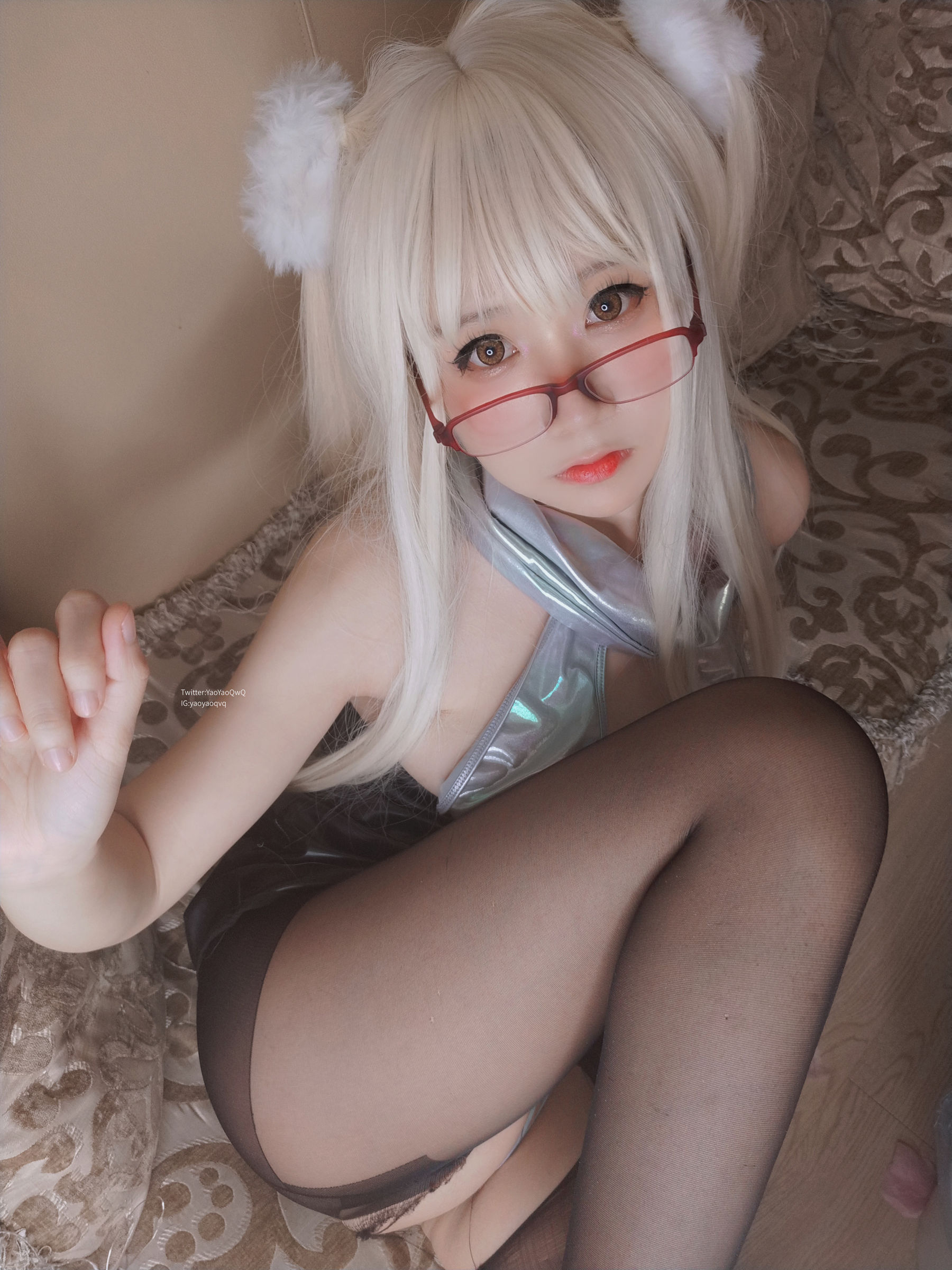 [网红COSER] 萌妹子Coser摇摇乐yoyo - 黑色长筒袜/(115P)