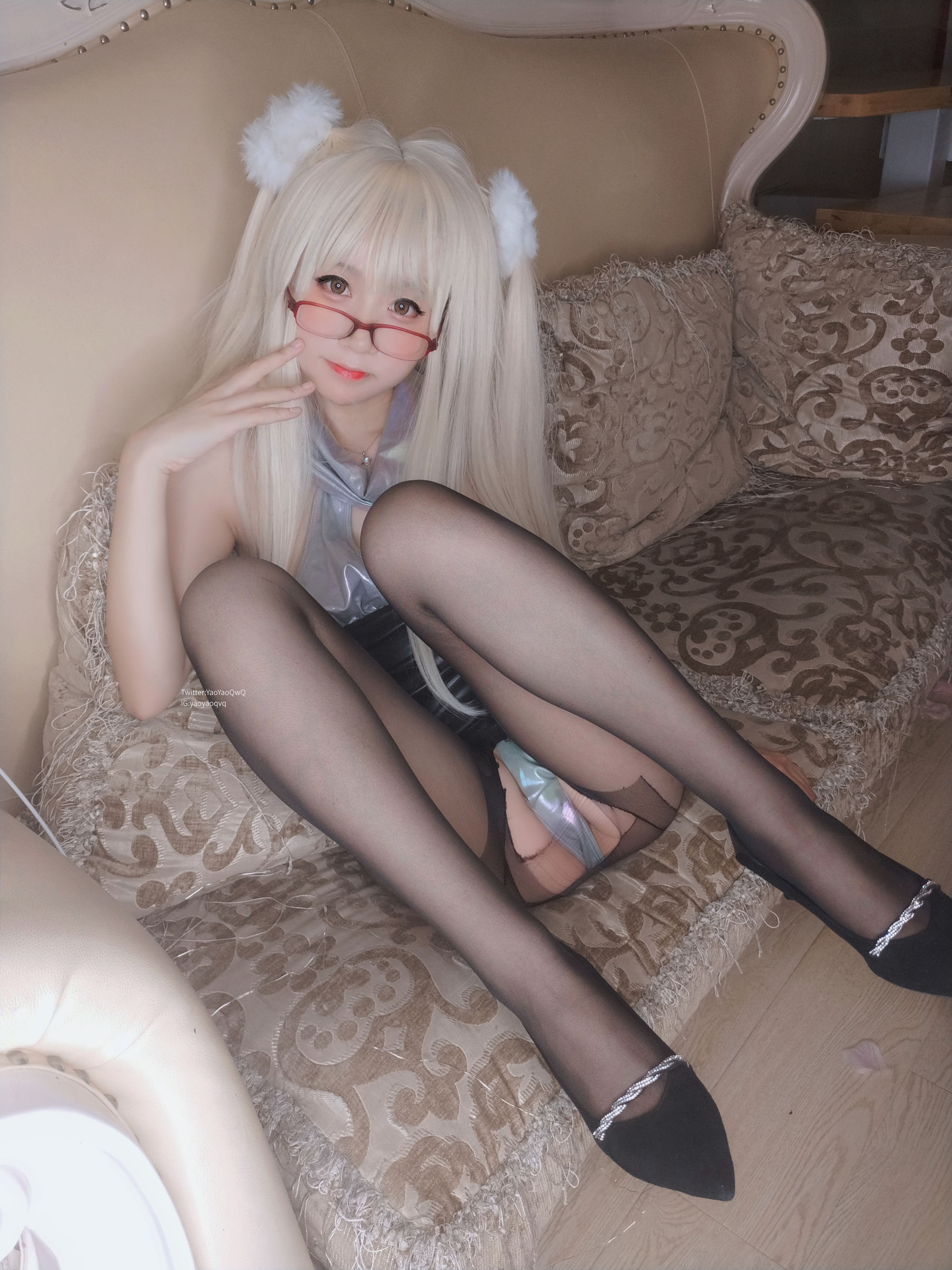 [网红COSER] 萌妹子Coser摇摇乐yoyo - 黑色长筒袜/(115P)