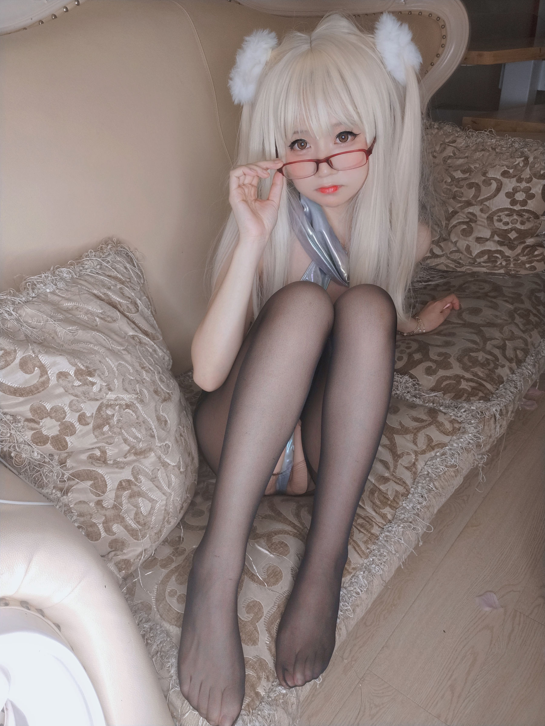 [网红COSER] 萌妹子Coser摇摇乐yoyo - 黑色长筒袜/(115P)