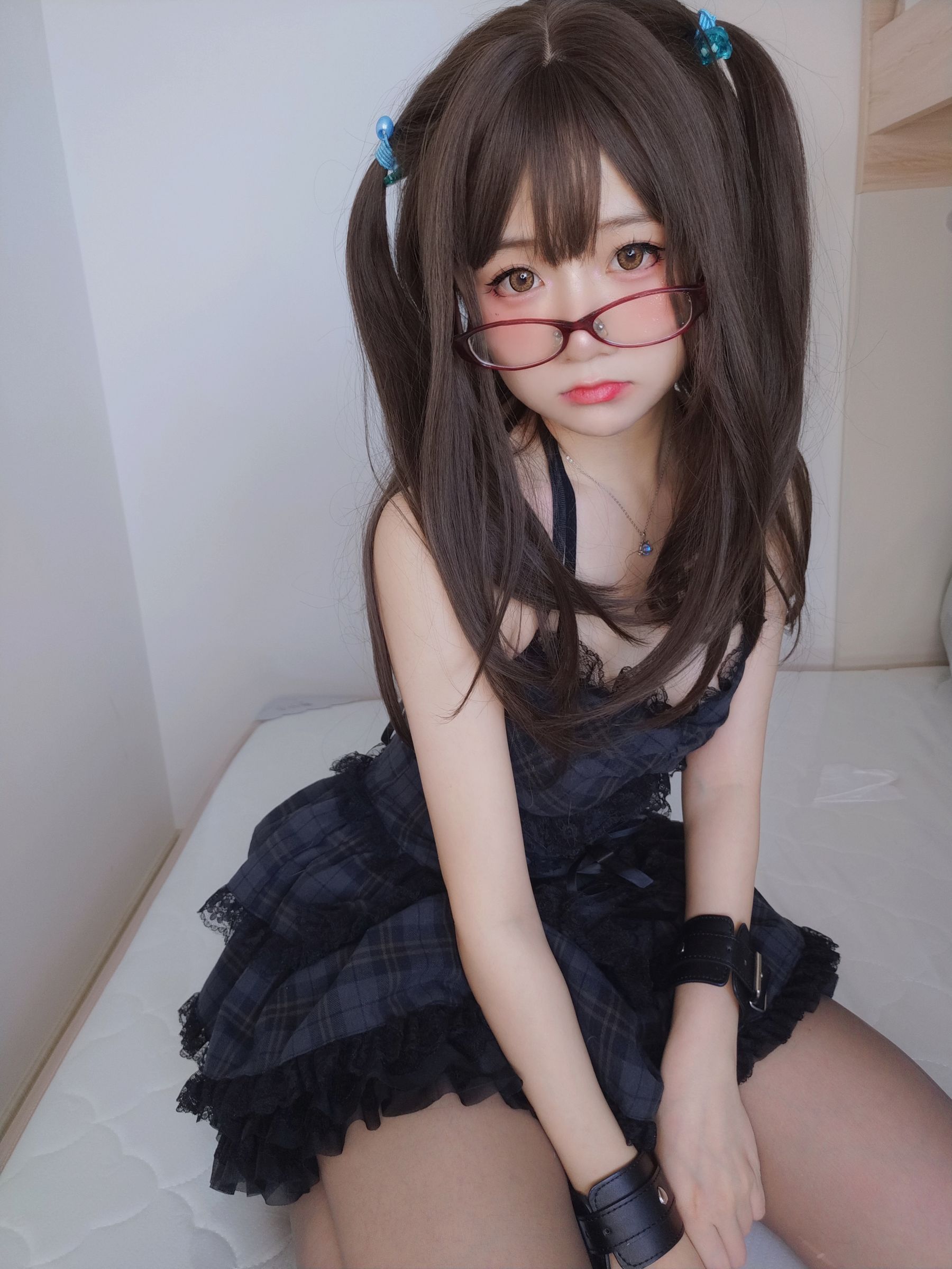 [网红COSER] 萌妹子Coser摇摇乐yoyo - 黑裙/(113P)