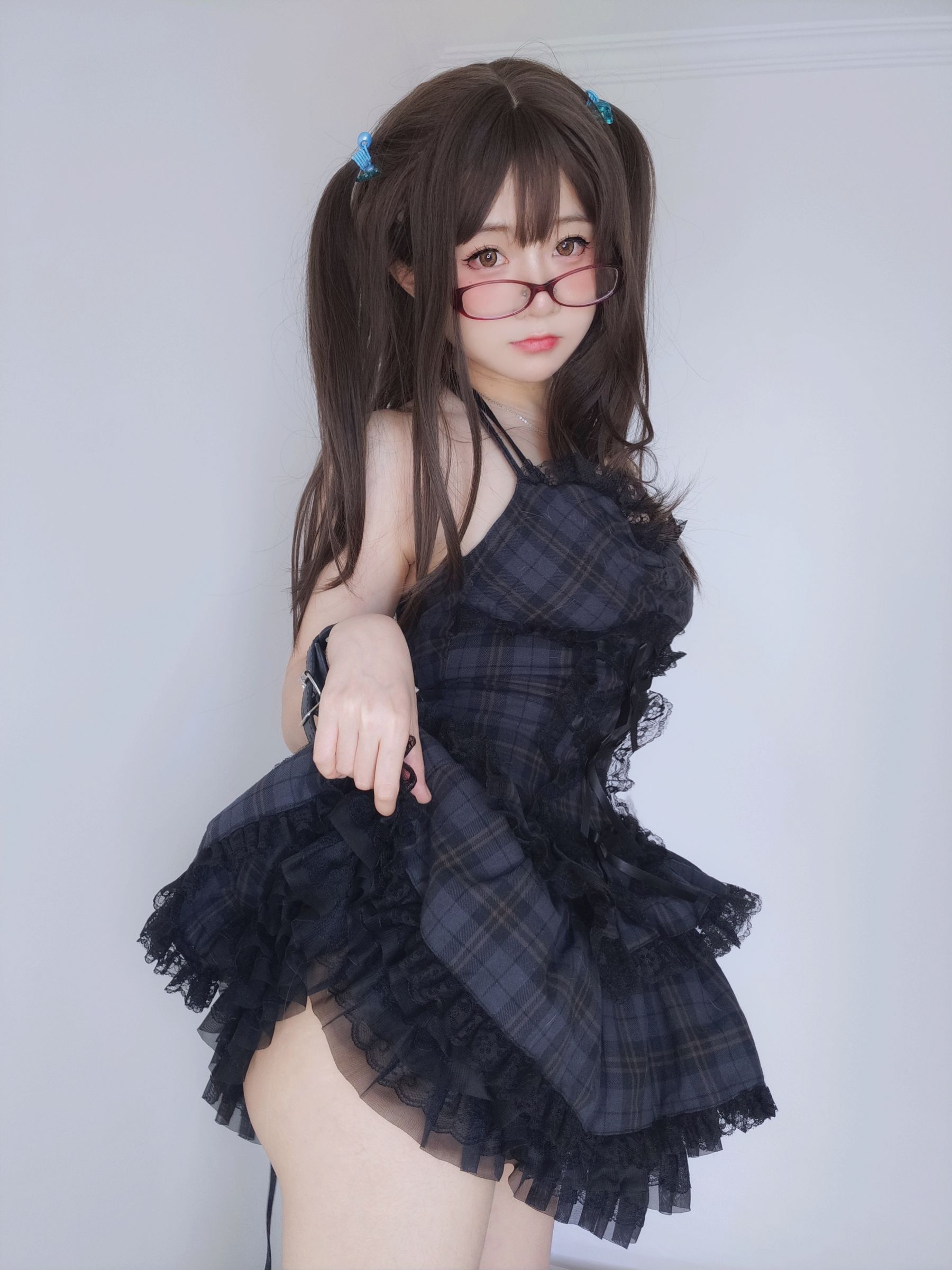 [网红COSER] 萌妹子Coser摇摇乐yoyo - 黑裙/(113P)