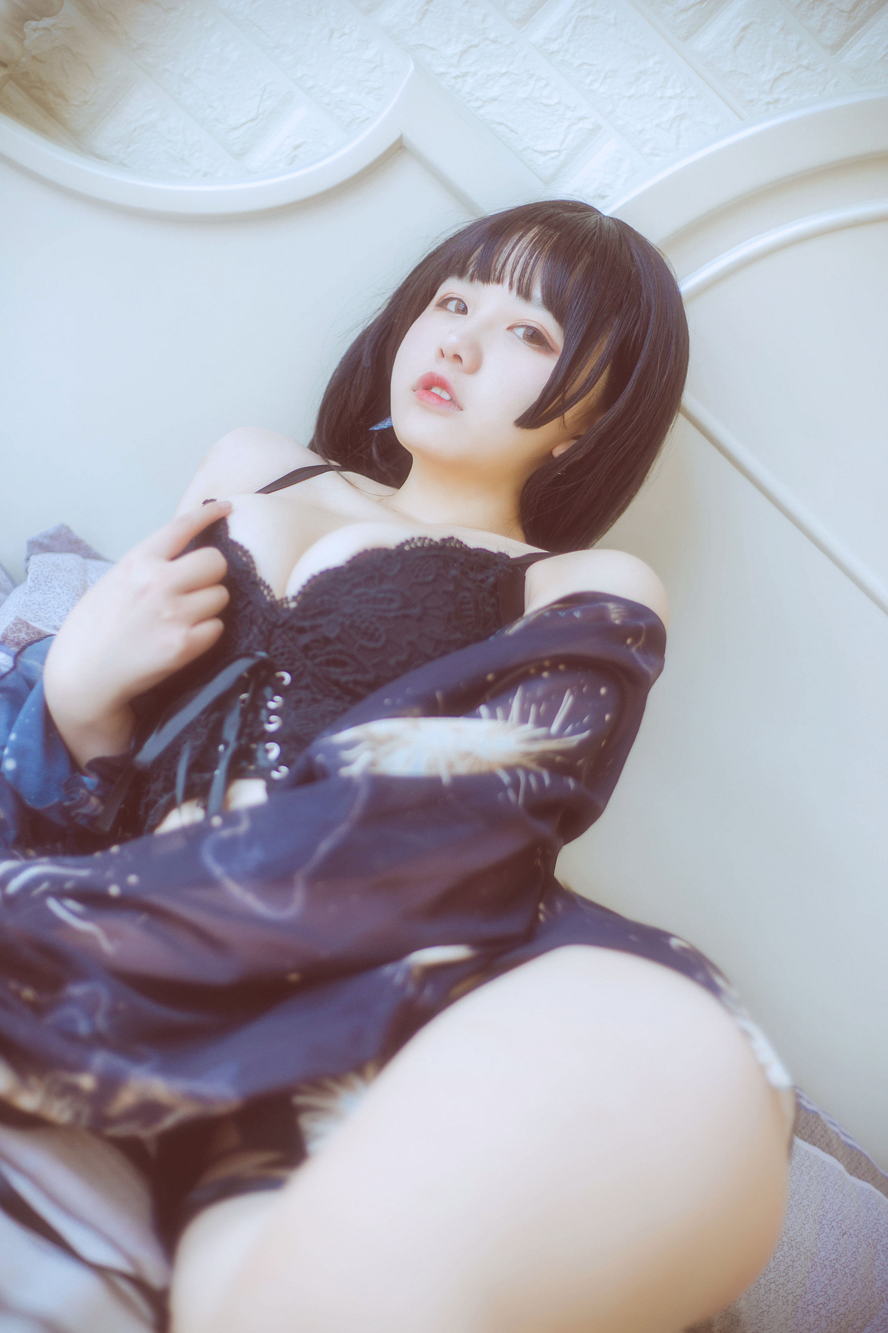 [网红COSER] 草半半宝宝 - 黑色吊带/(23P)