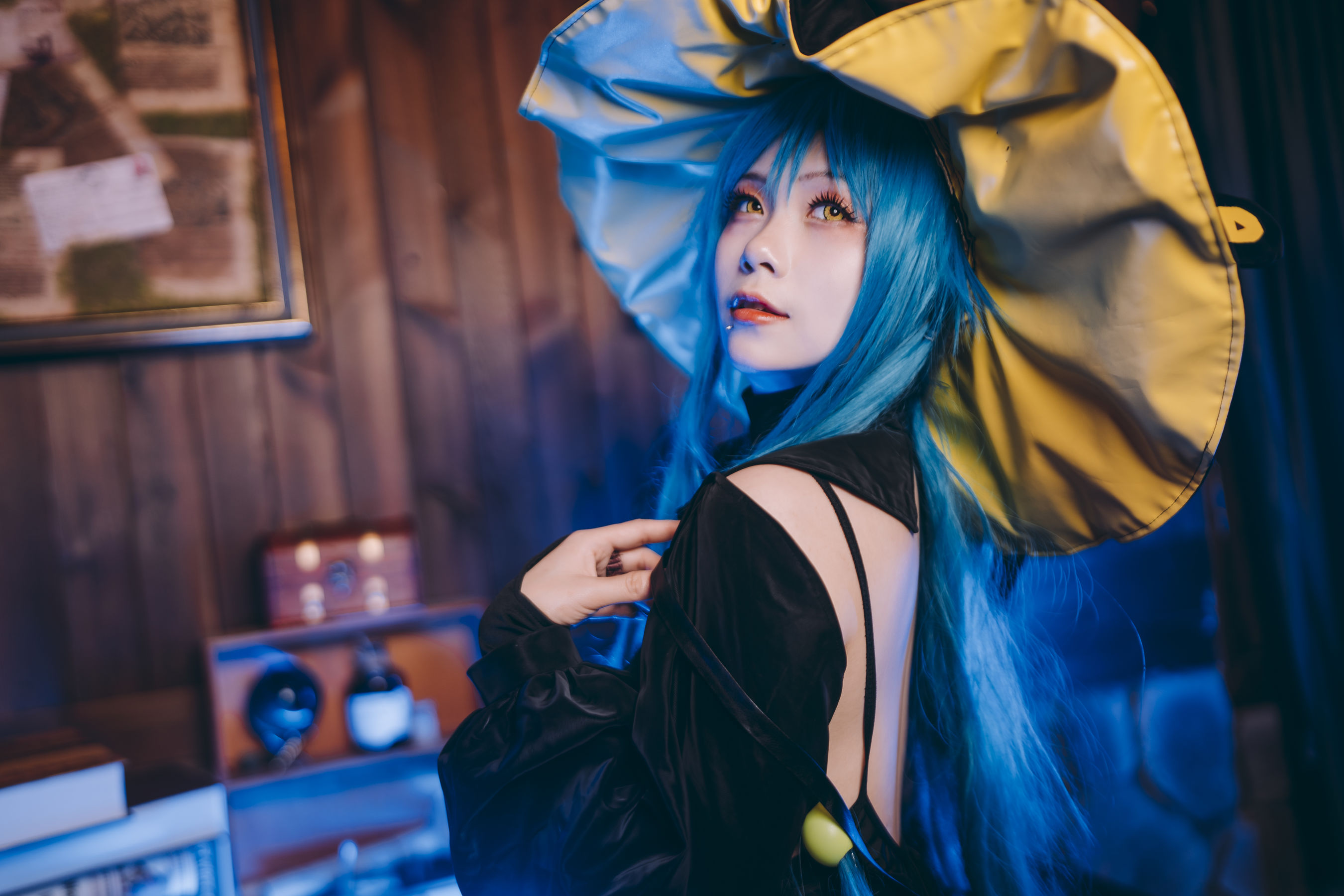 [网红COSER] 末夜787 - 黄棚树城/(25P)