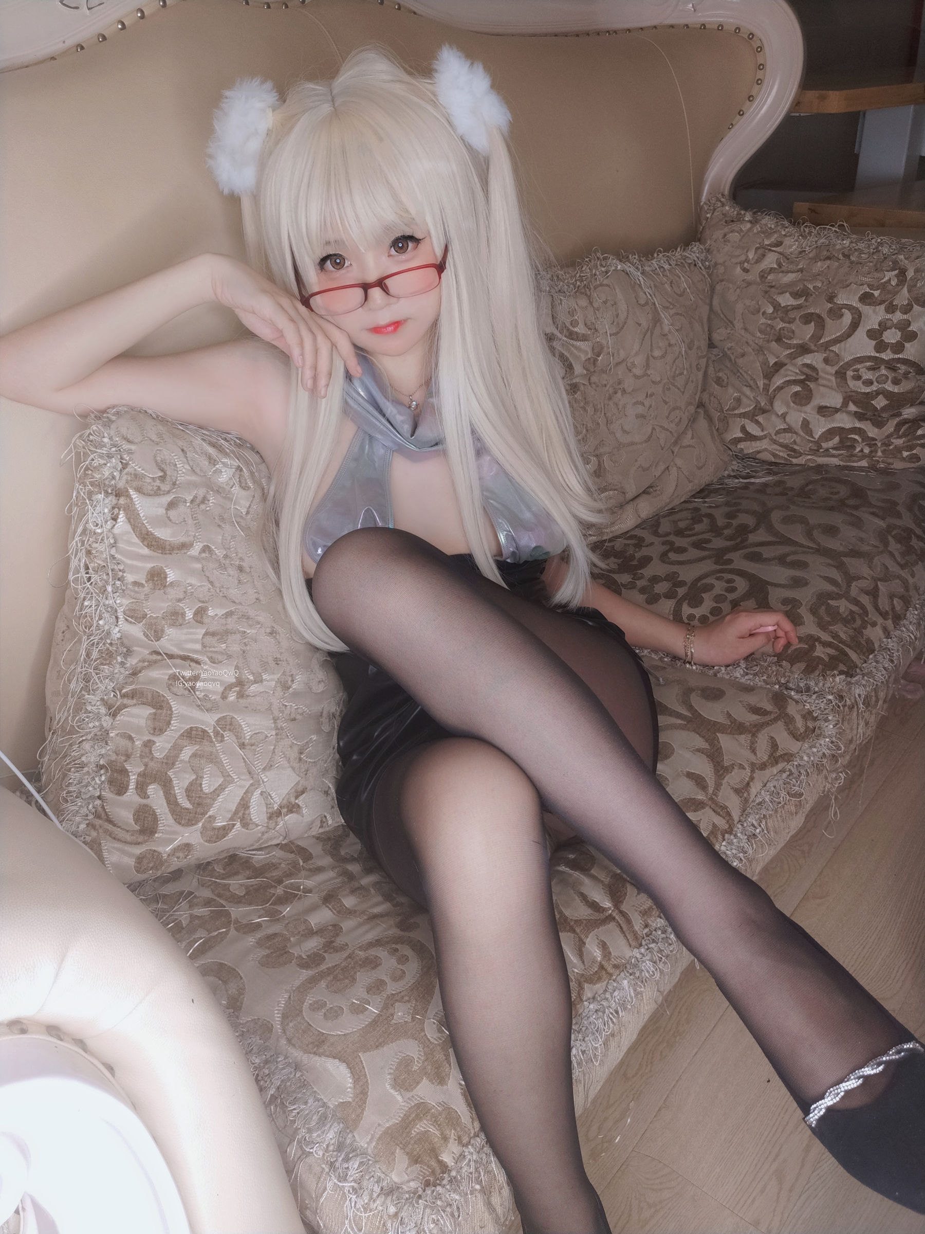 [网红COSER] 萌妹子Coser摇摇乐yoyo - 黑色长筒袜/(115P)