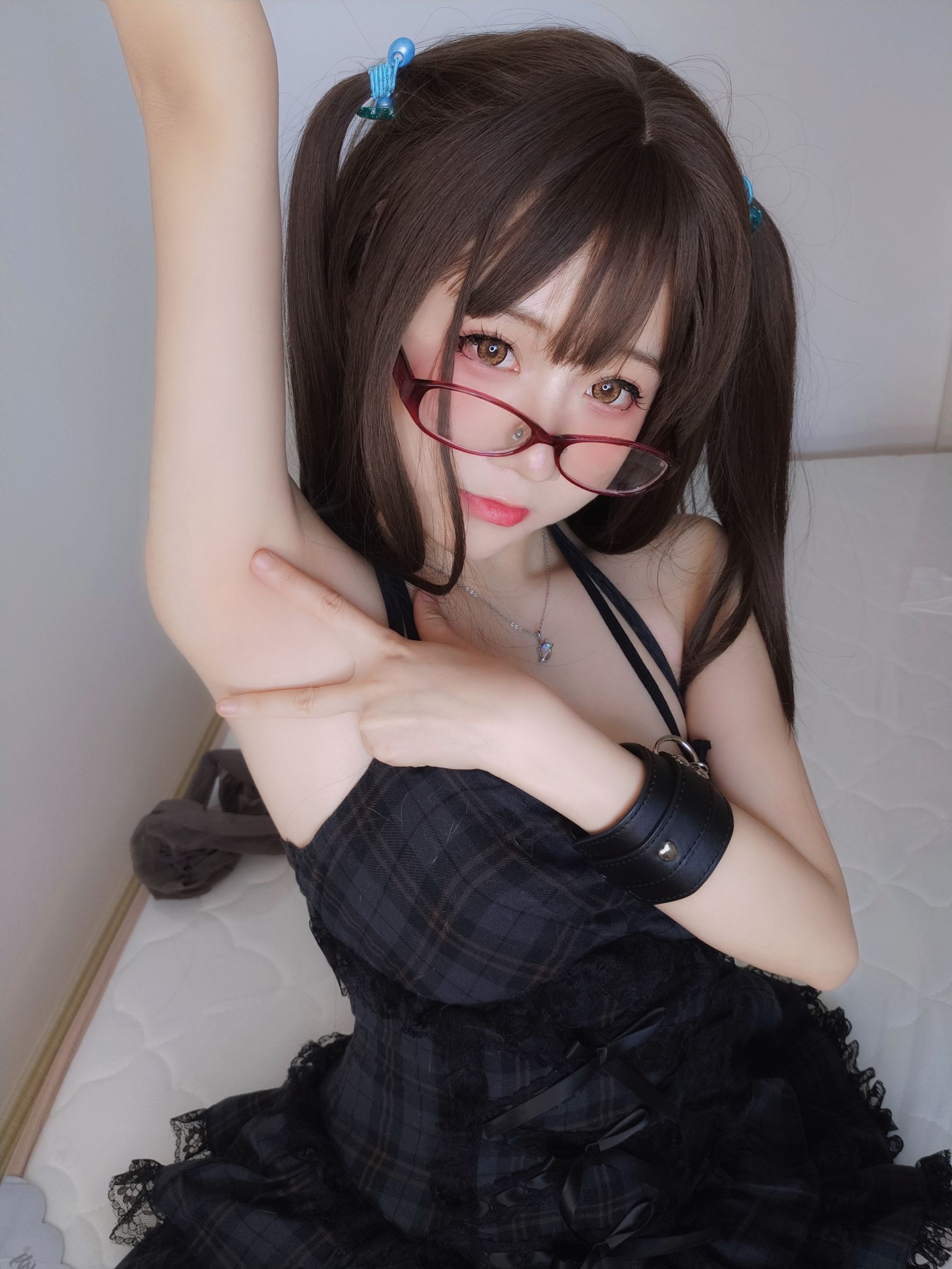 [网红COSER] 萌妹子Coser摇摇乐yoyo - 黑裙/(113P)