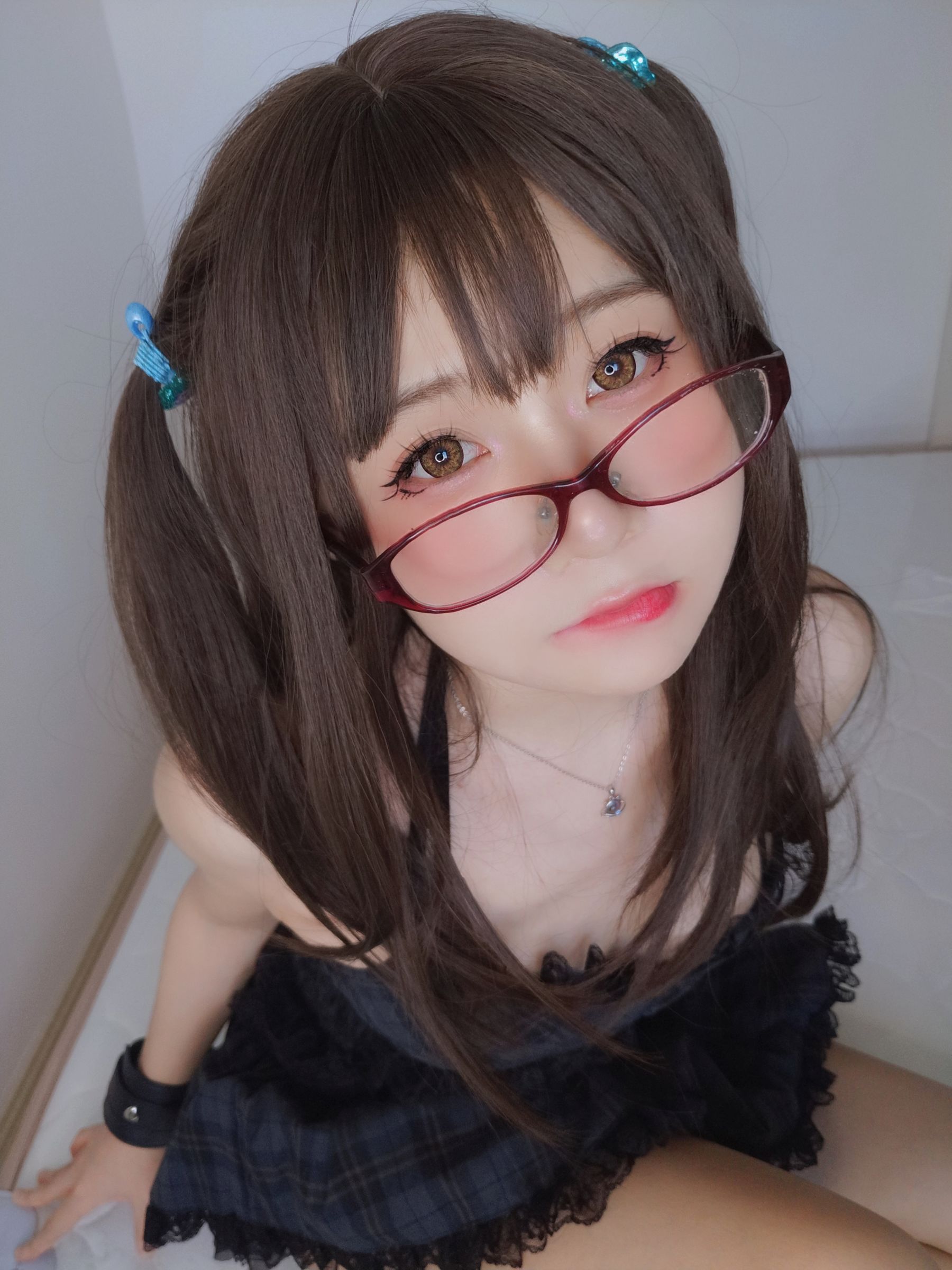 [网红COSER] 萌妹子Coser摇摇乐yoyo - 黑裙/(113P)