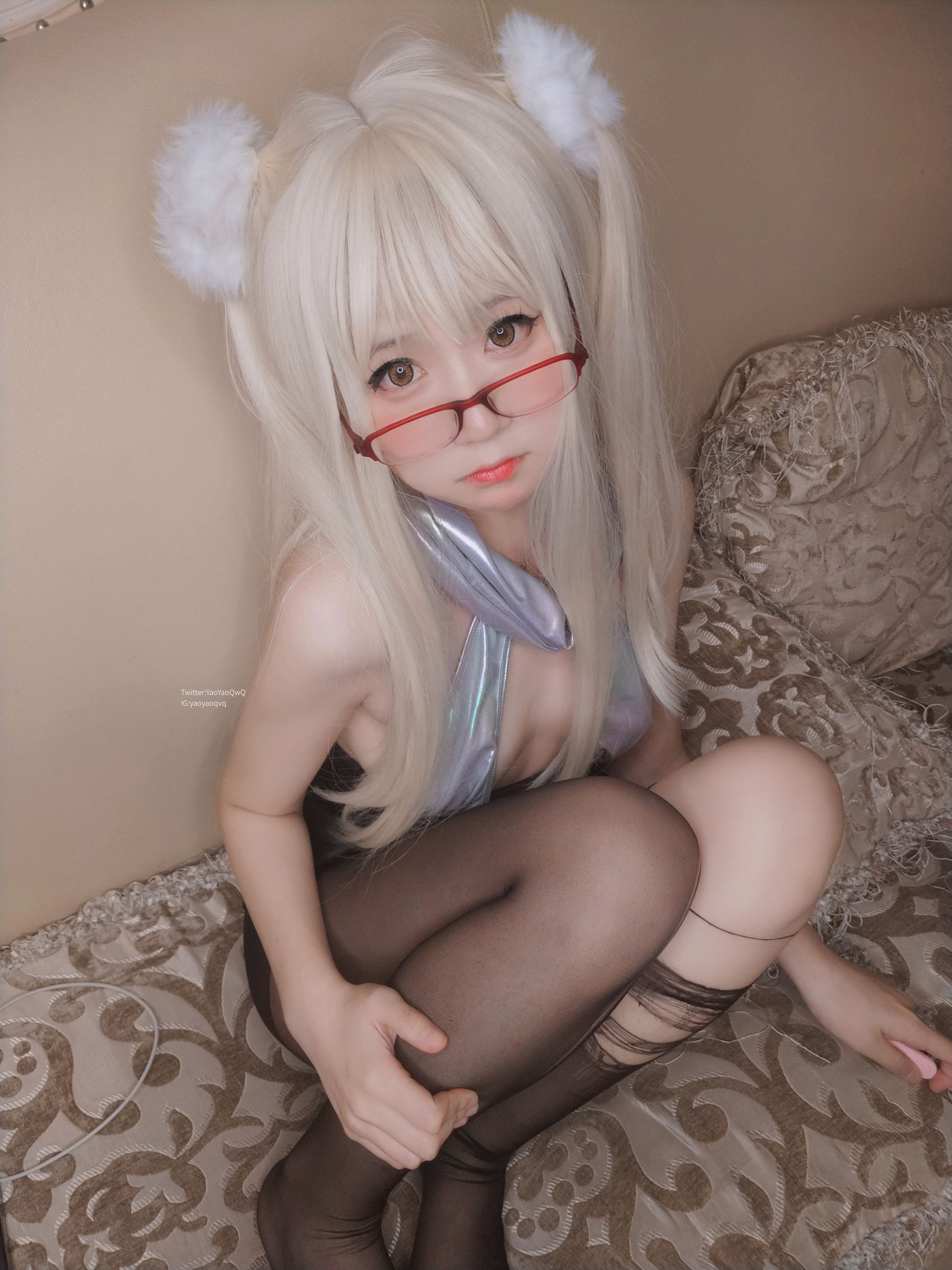 [网红COSER] 萌妹子Coser摇摇乐yoyo - 黑色长筒袜/(115P)