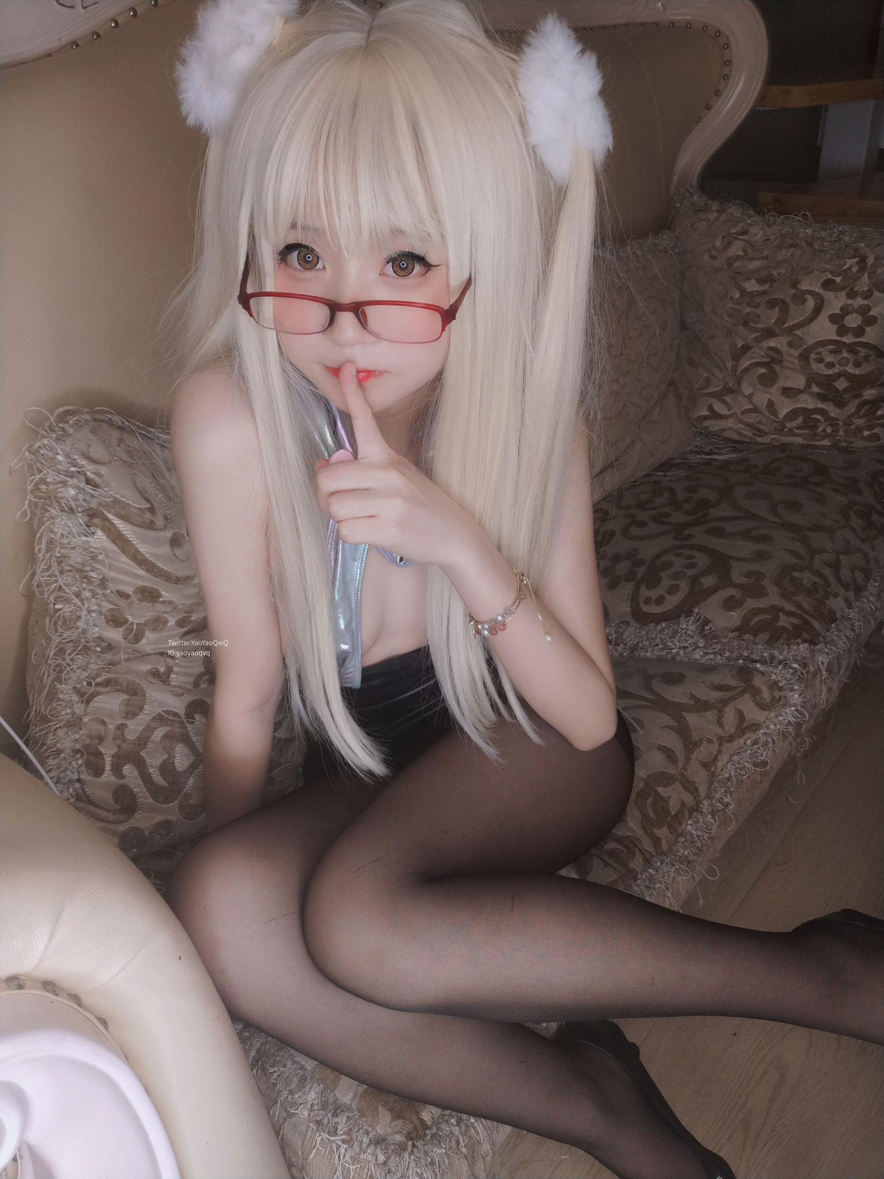 [网红COSER] 萌妹子Coser摇摇乐yoyo - 黑色长筒袜/(115P)