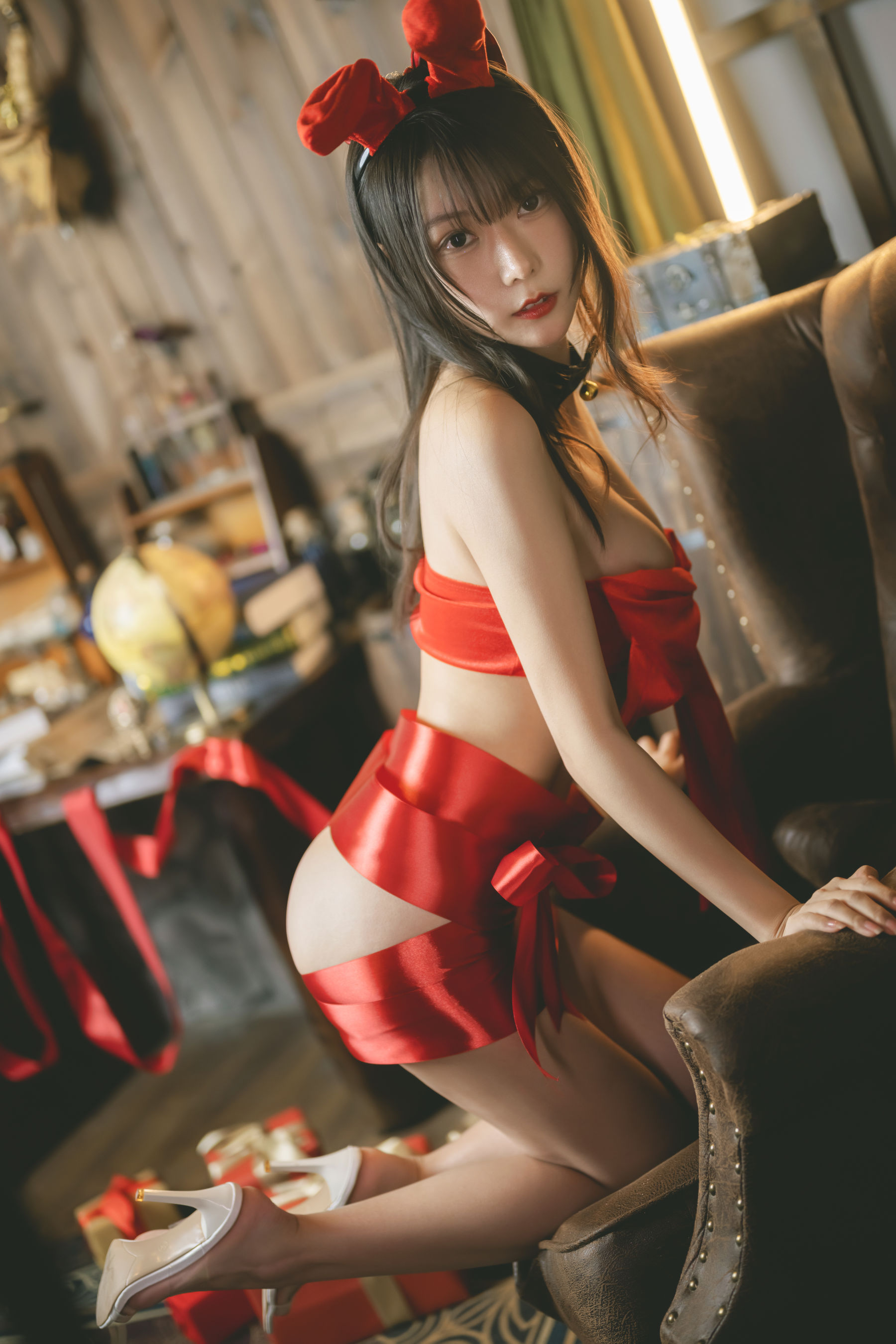 [网红COSER] 香草喵露露写真 - 杨枝甘露 红色丝带礼物/(54P)