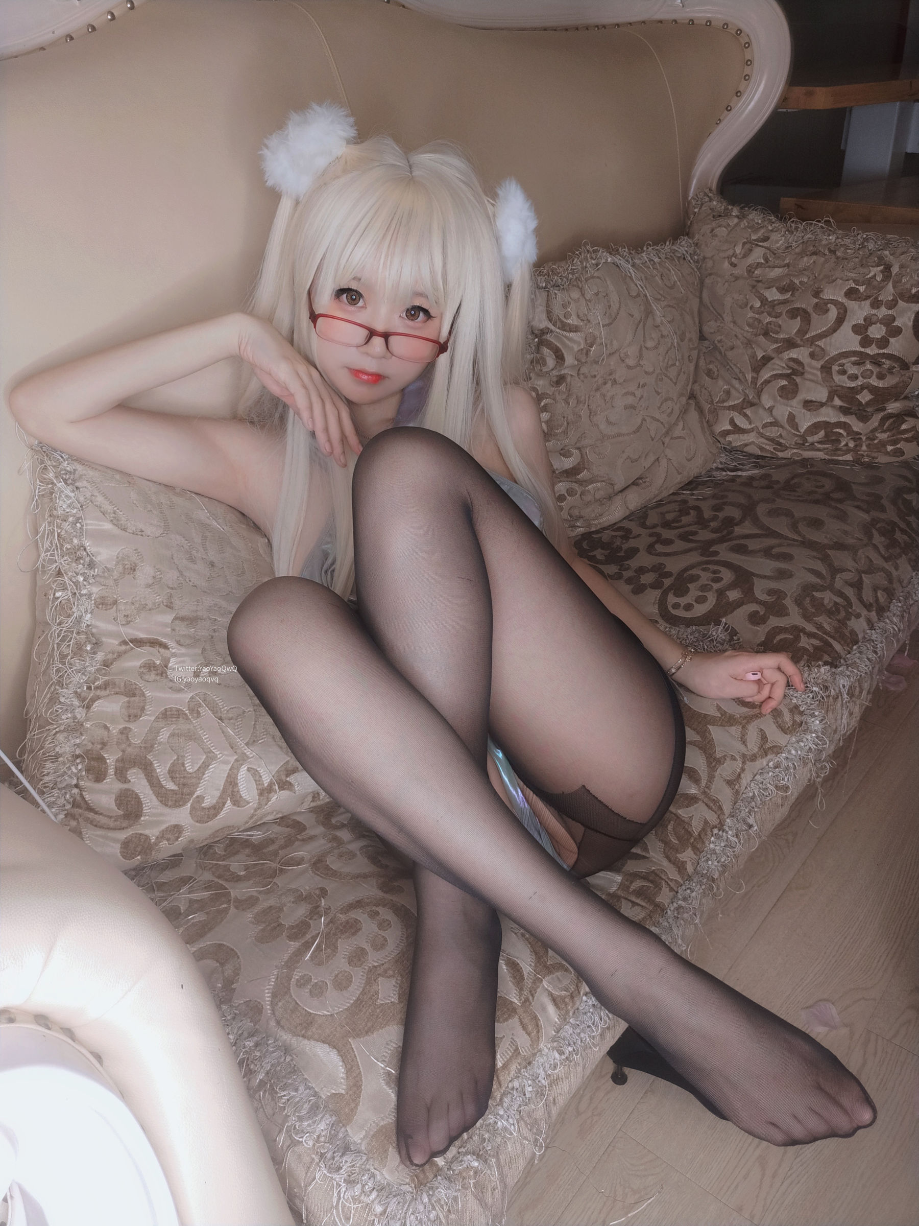 [网红COSER] 萌妹子Coser摇摇乐yoyo - 黑色长筒袜/(115P)