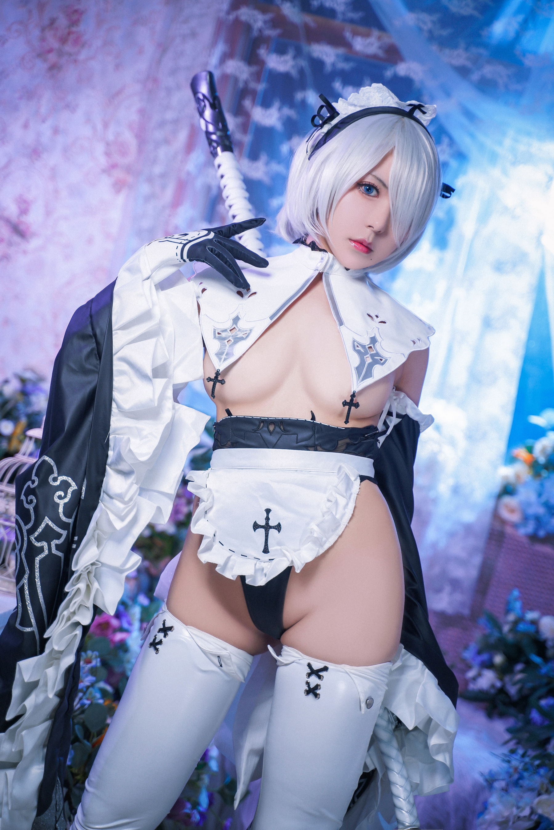 [网红COSER] 虎森森 - 2B女仆/(15P)