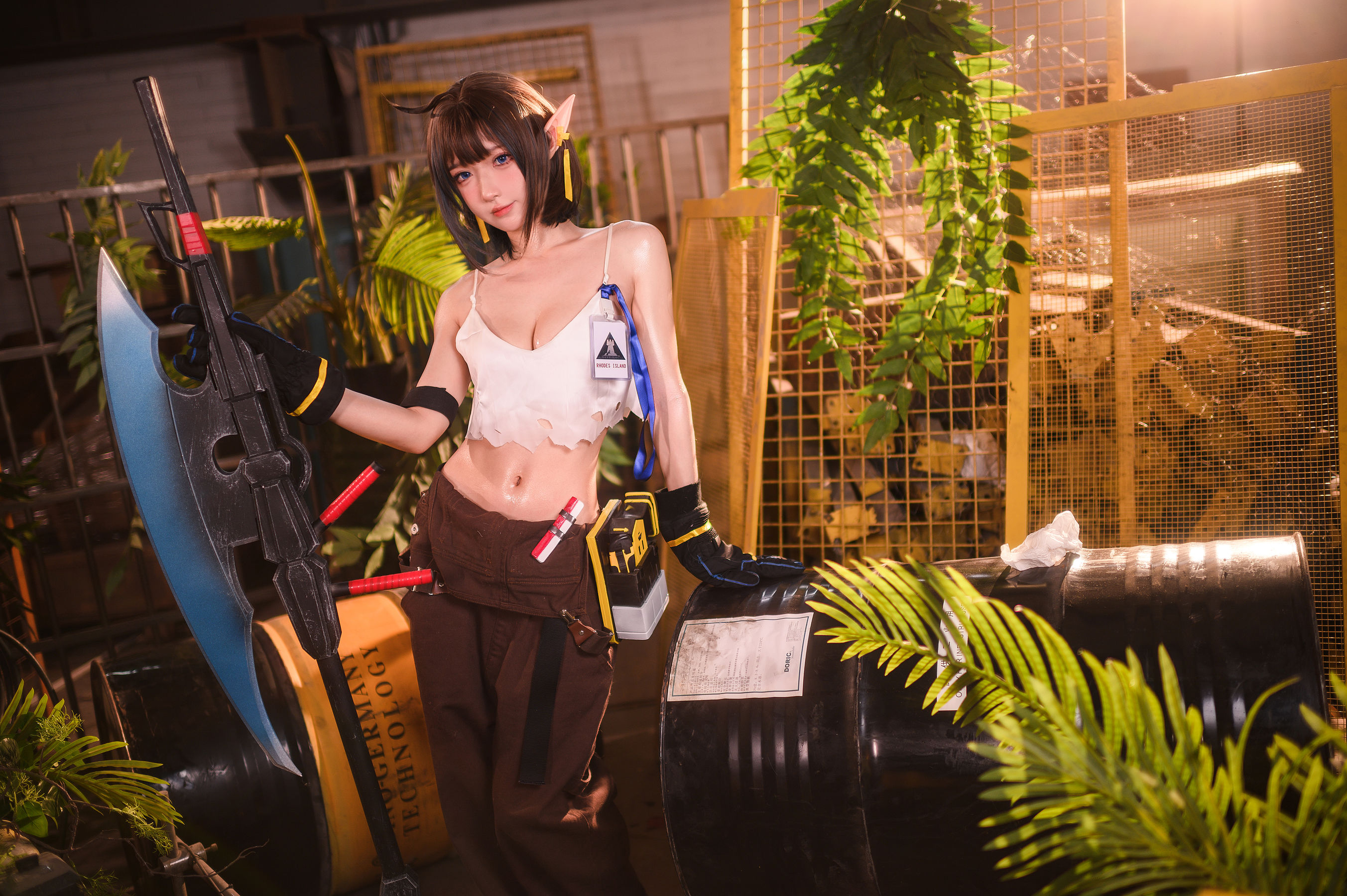 [网红COSER] 动漫博主阿包也是兔娘 - 明日方舟 森蚺/(33P)