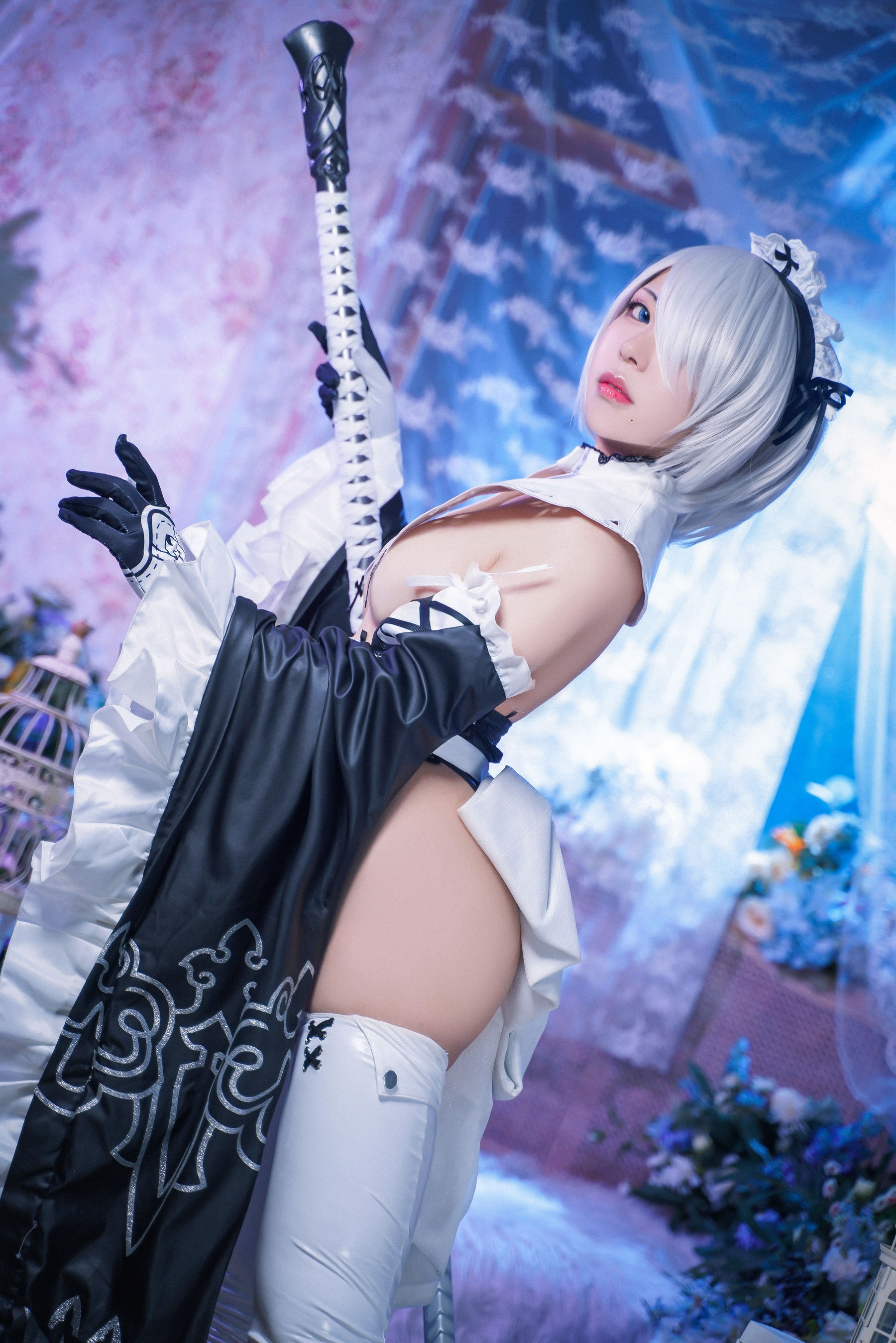 [网红COSER] 虎森森 - 2B女仆/(15P)