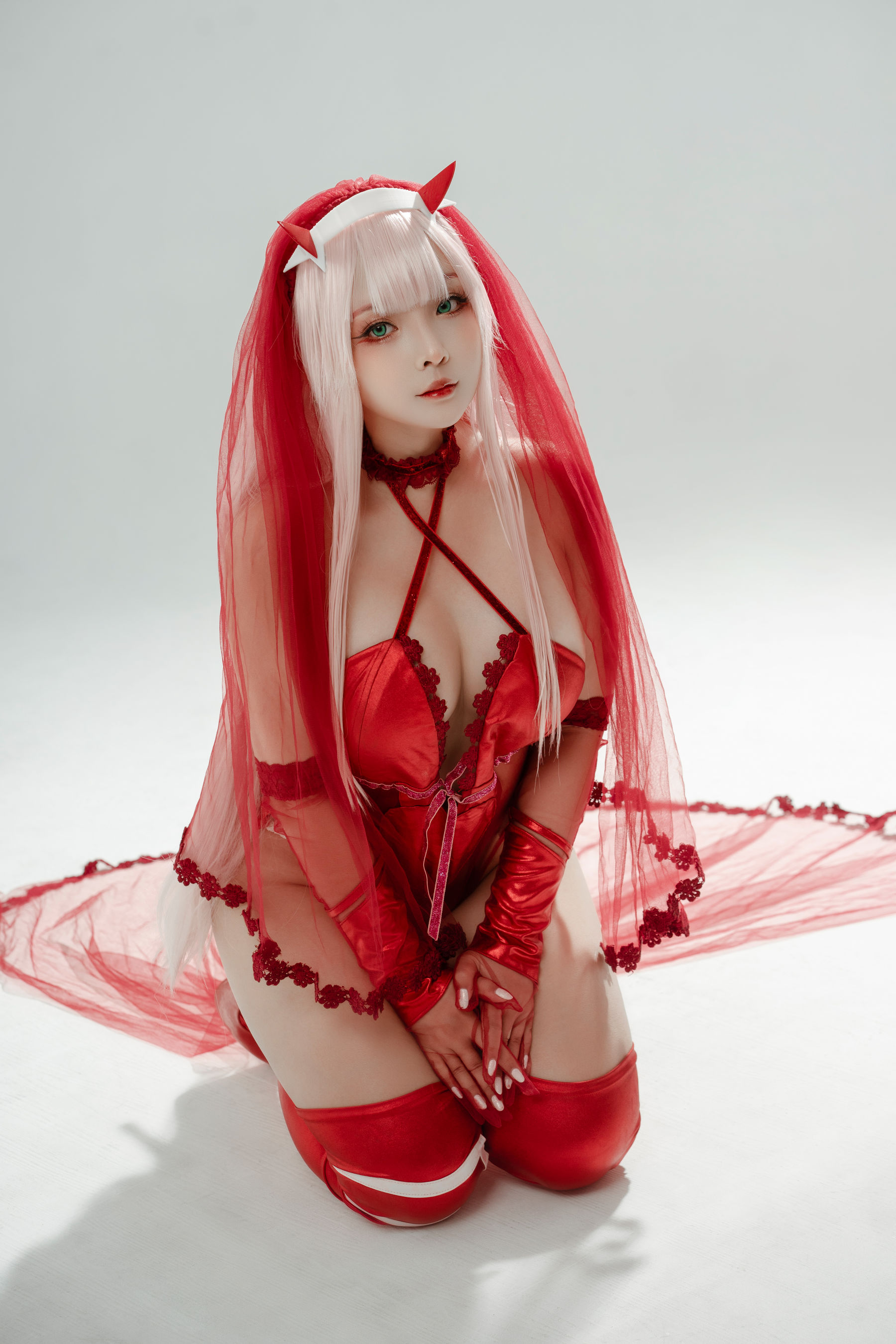 [网红COSER] Sayo Momo - Zero Two Wedding Dress/(21P)