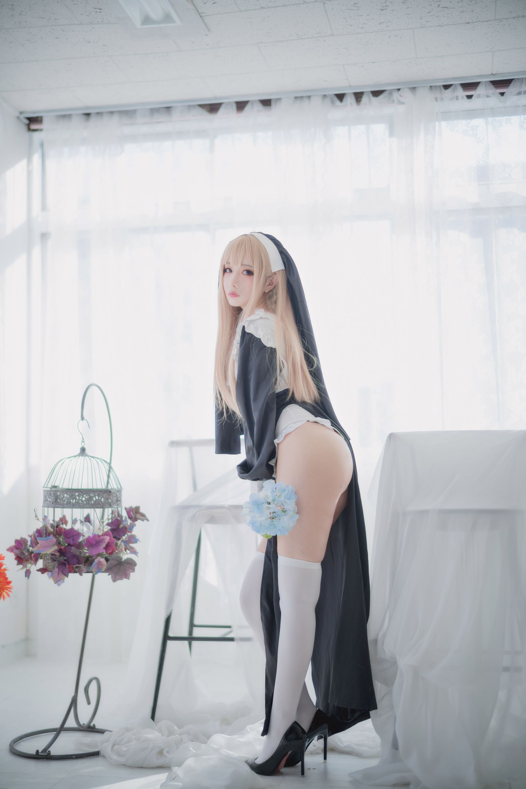 [网红COSER] Shika小鹿鹿 - 修女/(16P)