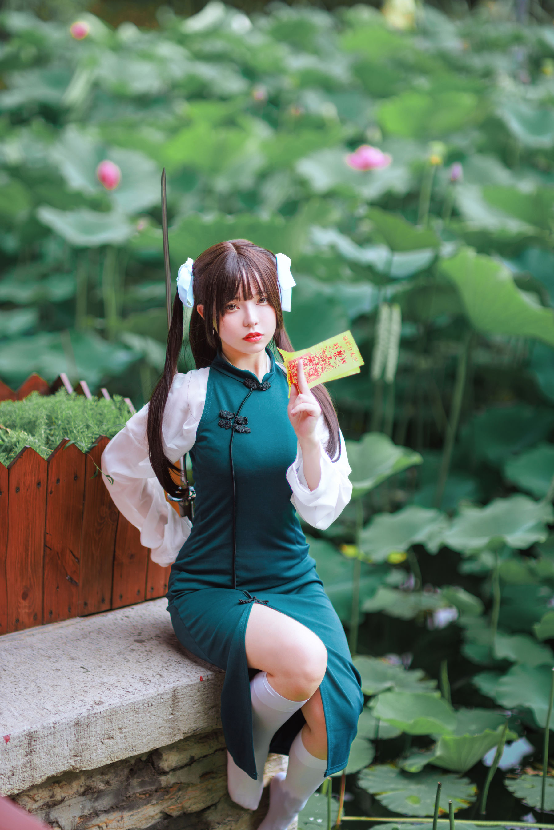 [网红COSER] 六味帝皇酱 - 粉丝群专属/(9P)