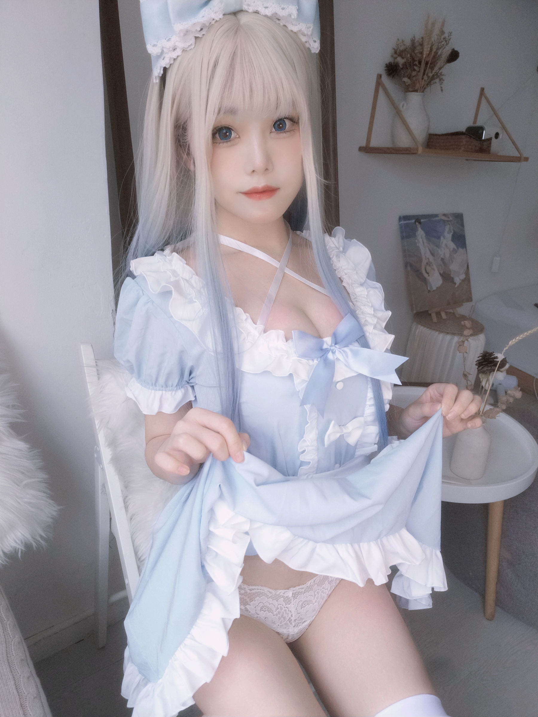 [网红COSER] 萌系小姐姐蜜汁猫裘 - 蓝女仆/(27P)