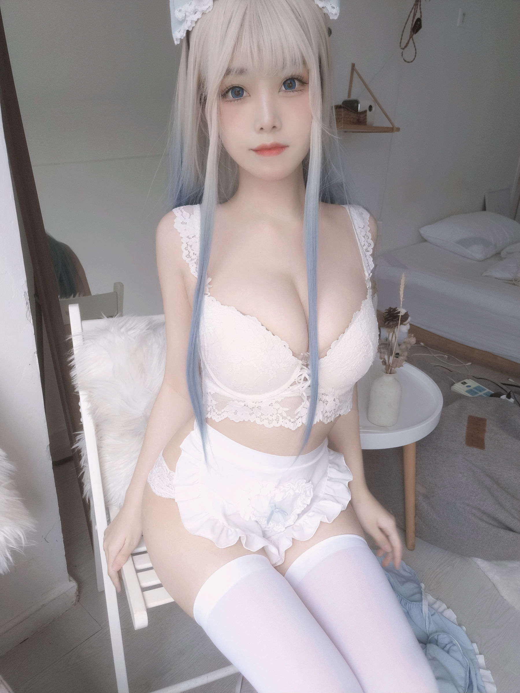 [网红COSER] 萌系小姐姐蜜汁猫裘 - 蓝女仆/(27P)