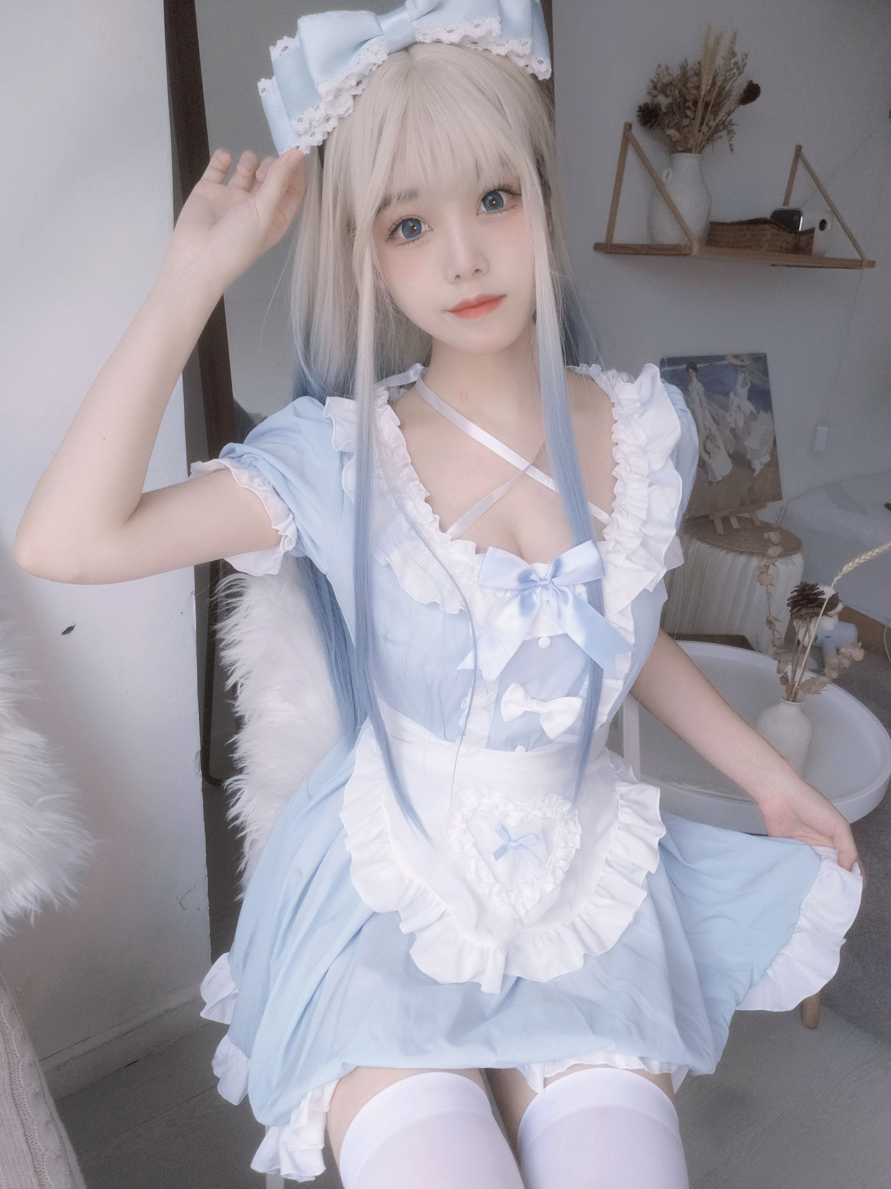 [网红COSER] 萌系小姐姐蜜汁猫裘 - 蓝女仆/(27P)