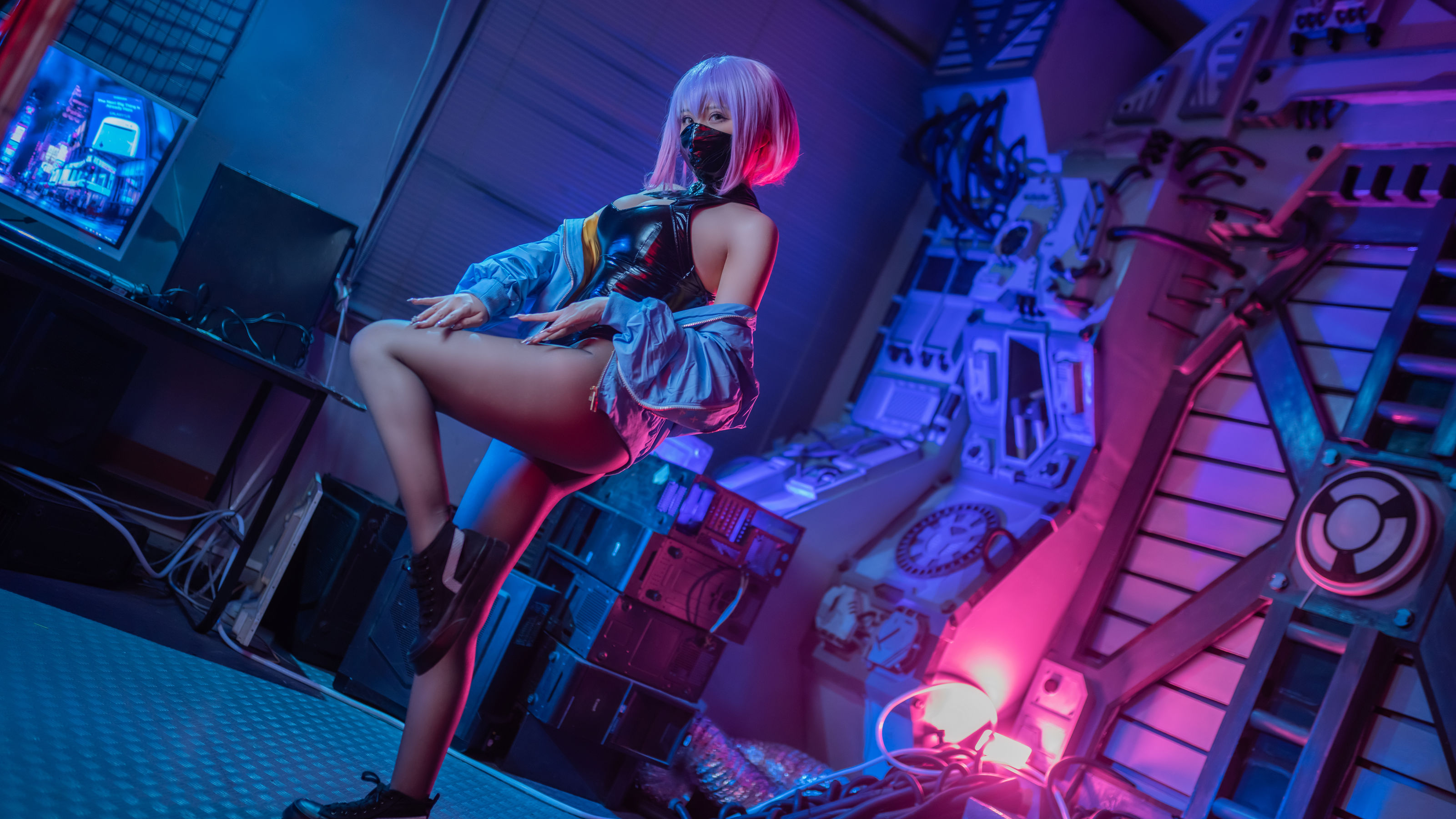 [网红COSER] 蜜蜜子Kimmie - Luna胶衣/(17P)